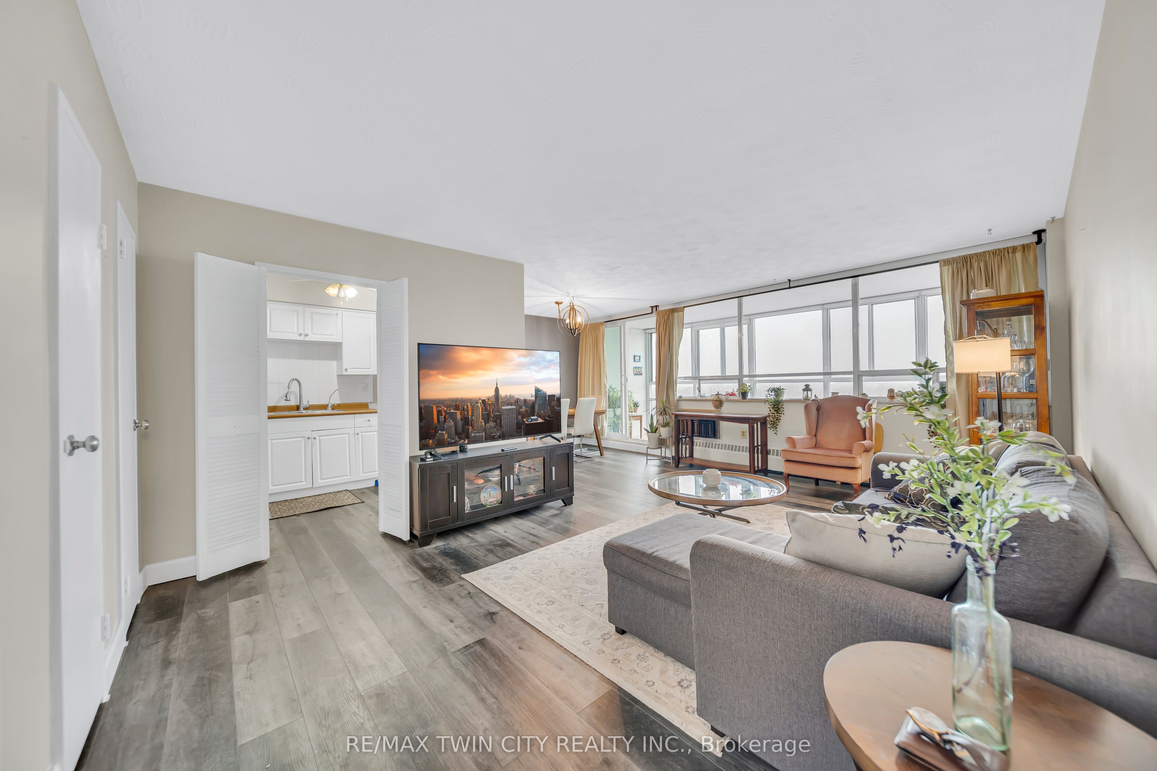 24 Midland Drive, #701