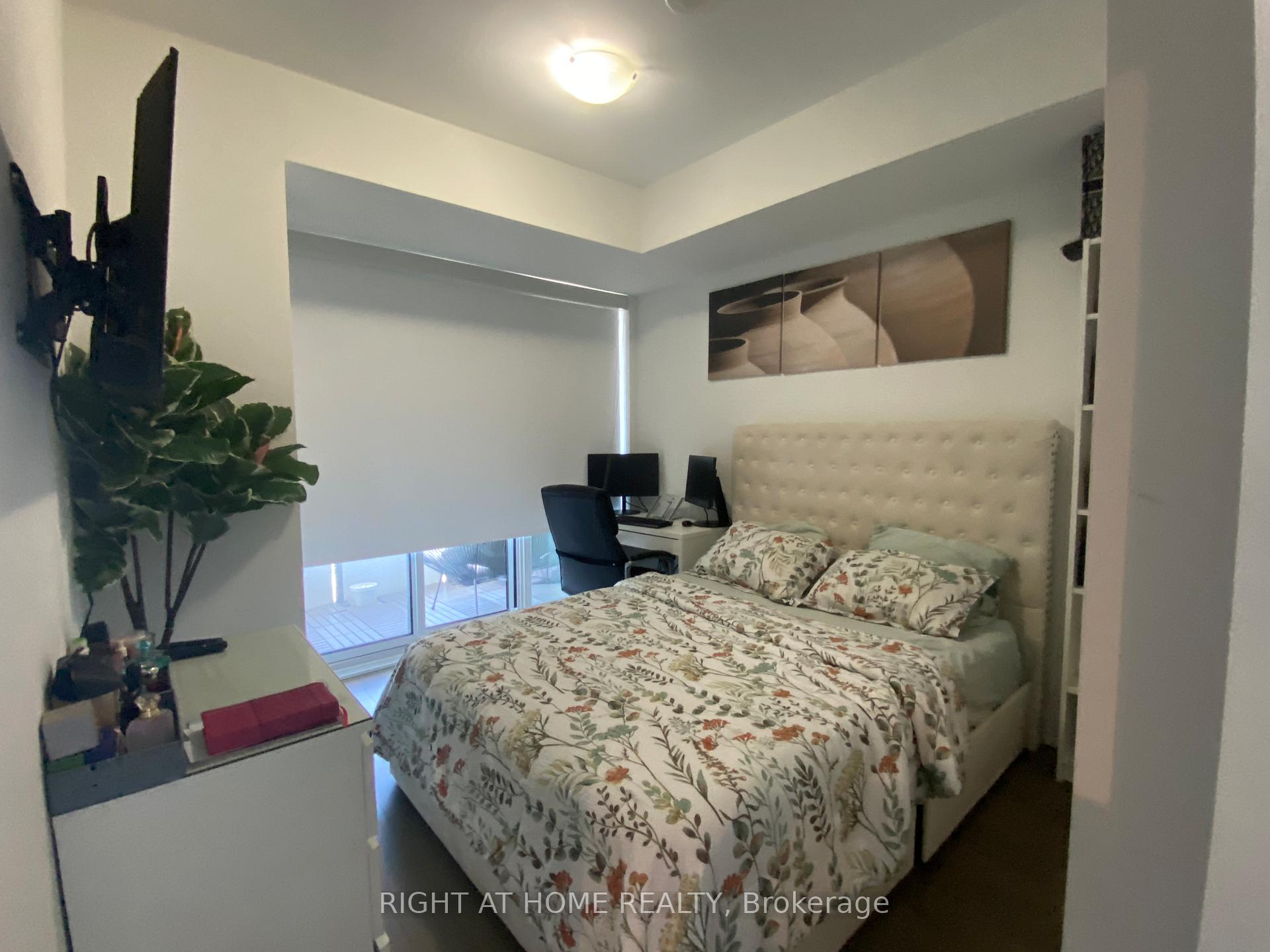 2 Bedrooms Condo at 30 Shore Breeze, Toronto For sale