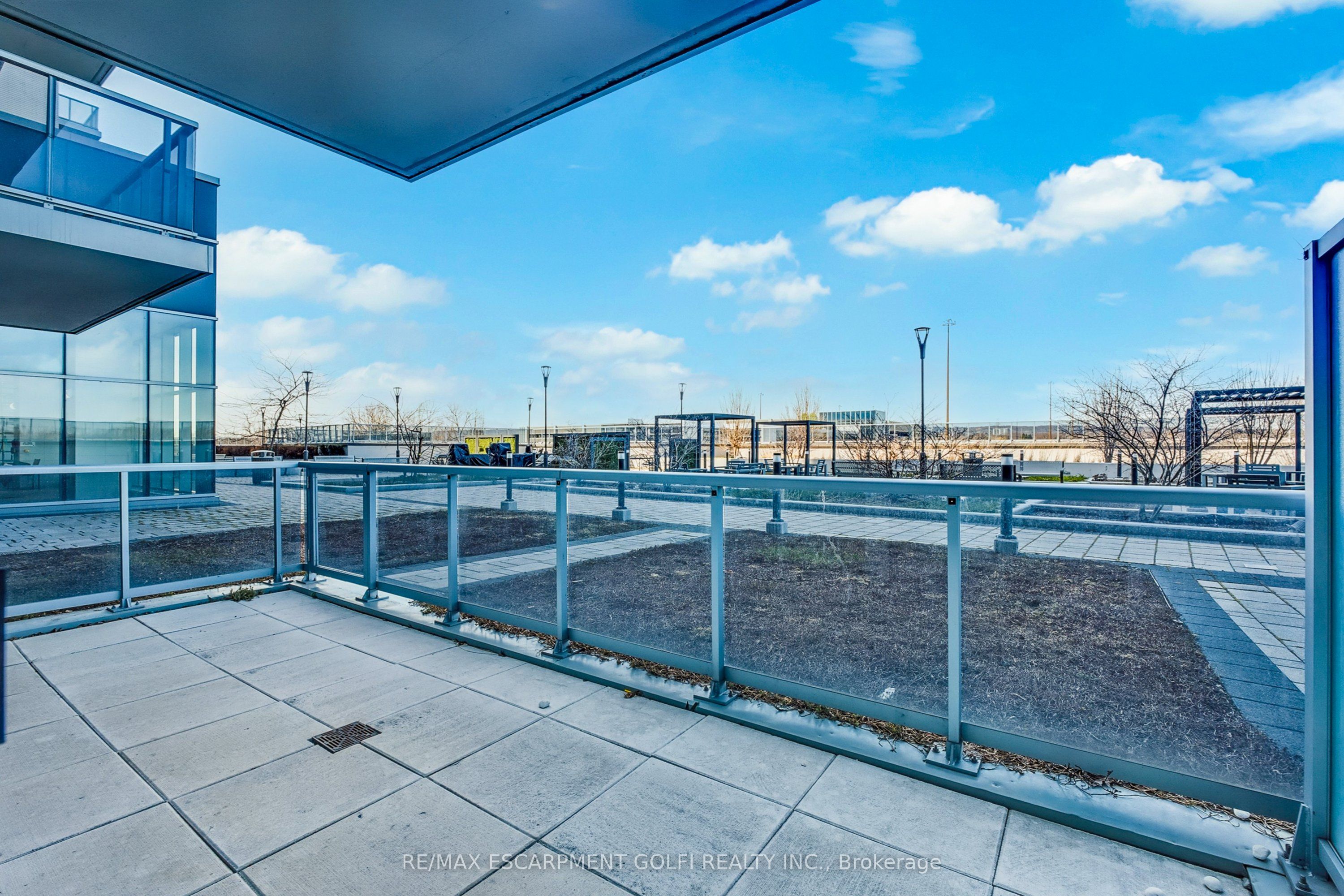 2093 Fairview Street, #408