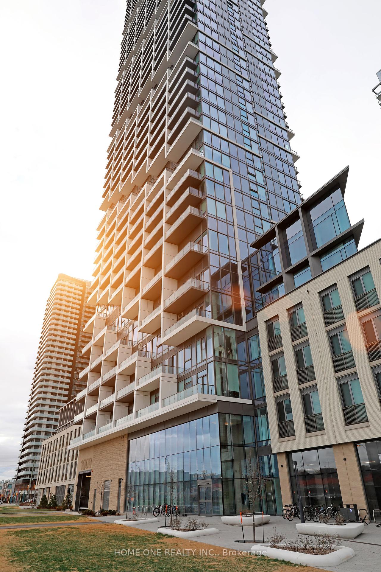 2 Bedrooms Condo at 1000 Portage,  Vaughan For sale