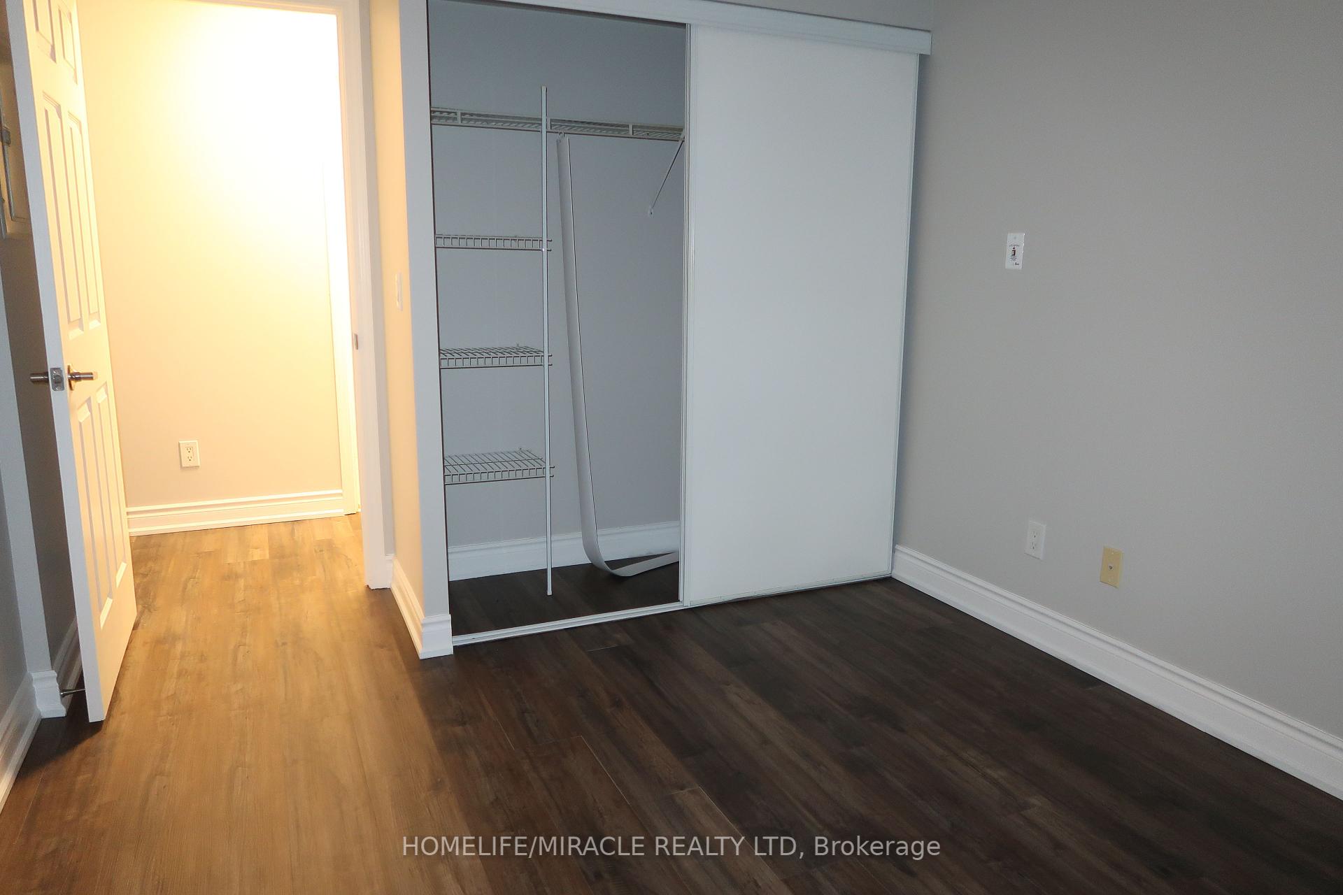 1 Bedroom Condo at 4889 Kimbermount,  Mississauga For sale