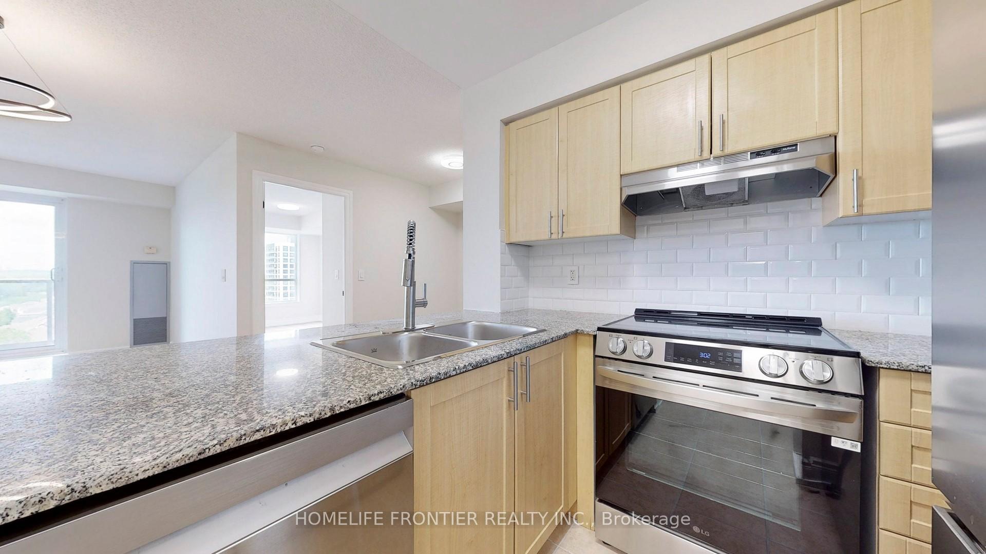 2 Bedrooms Condo at 7 North Park, Vaughan For sale