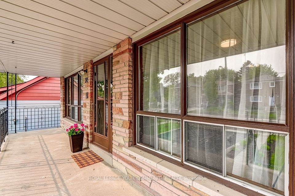 30 Phillip Avenue, Toronto, ON M1N 3P9