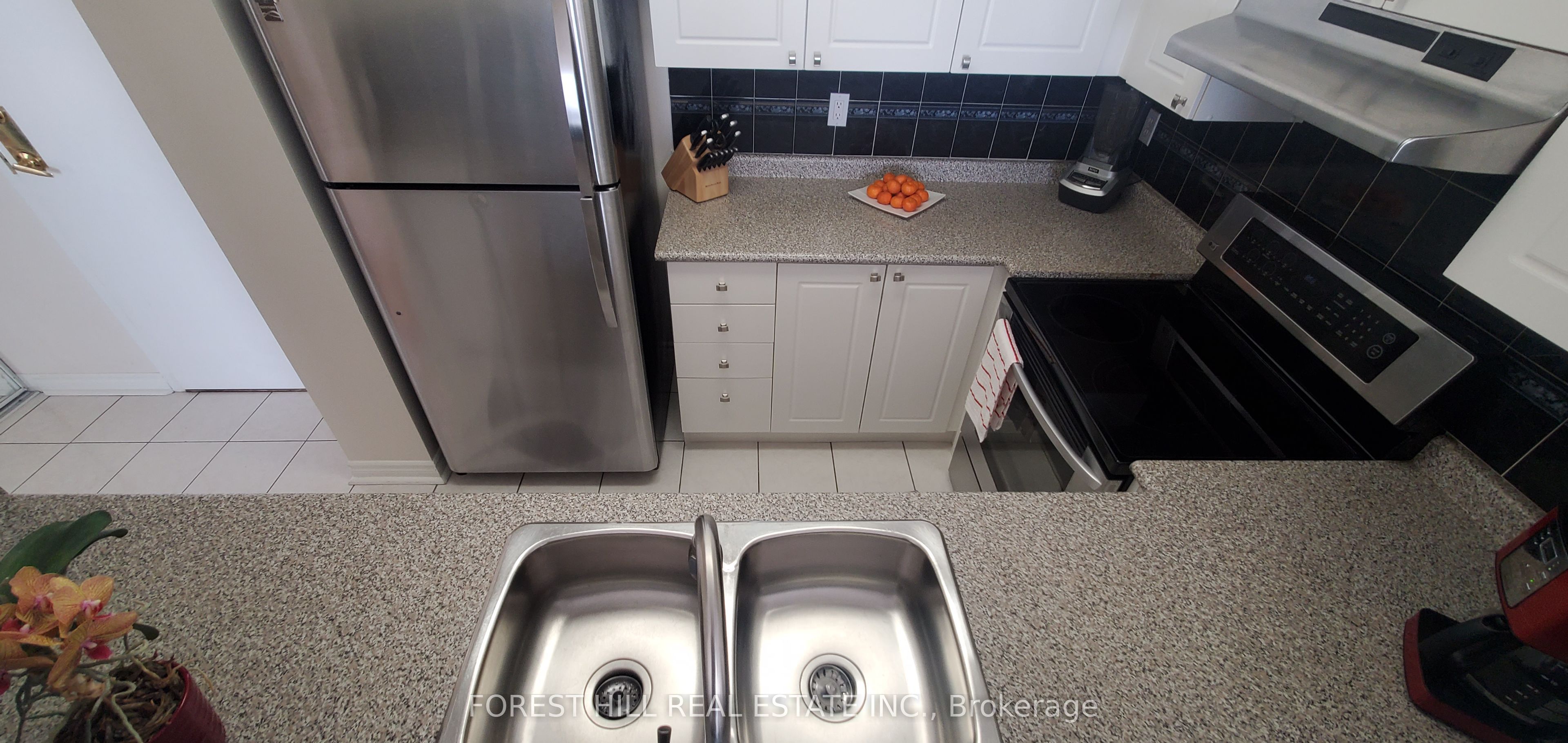 906 Sheppard Avenue W, #602