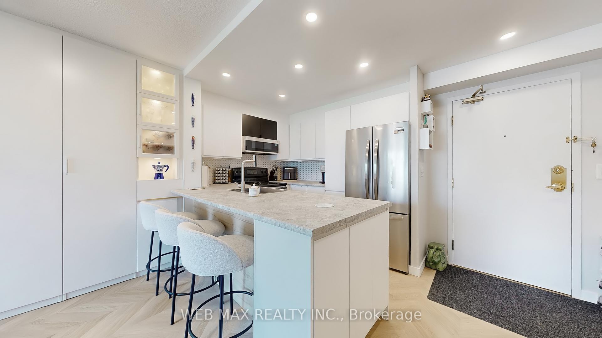 2 Bedrooms Condo at 906 Sheppard, Toronto For sale
