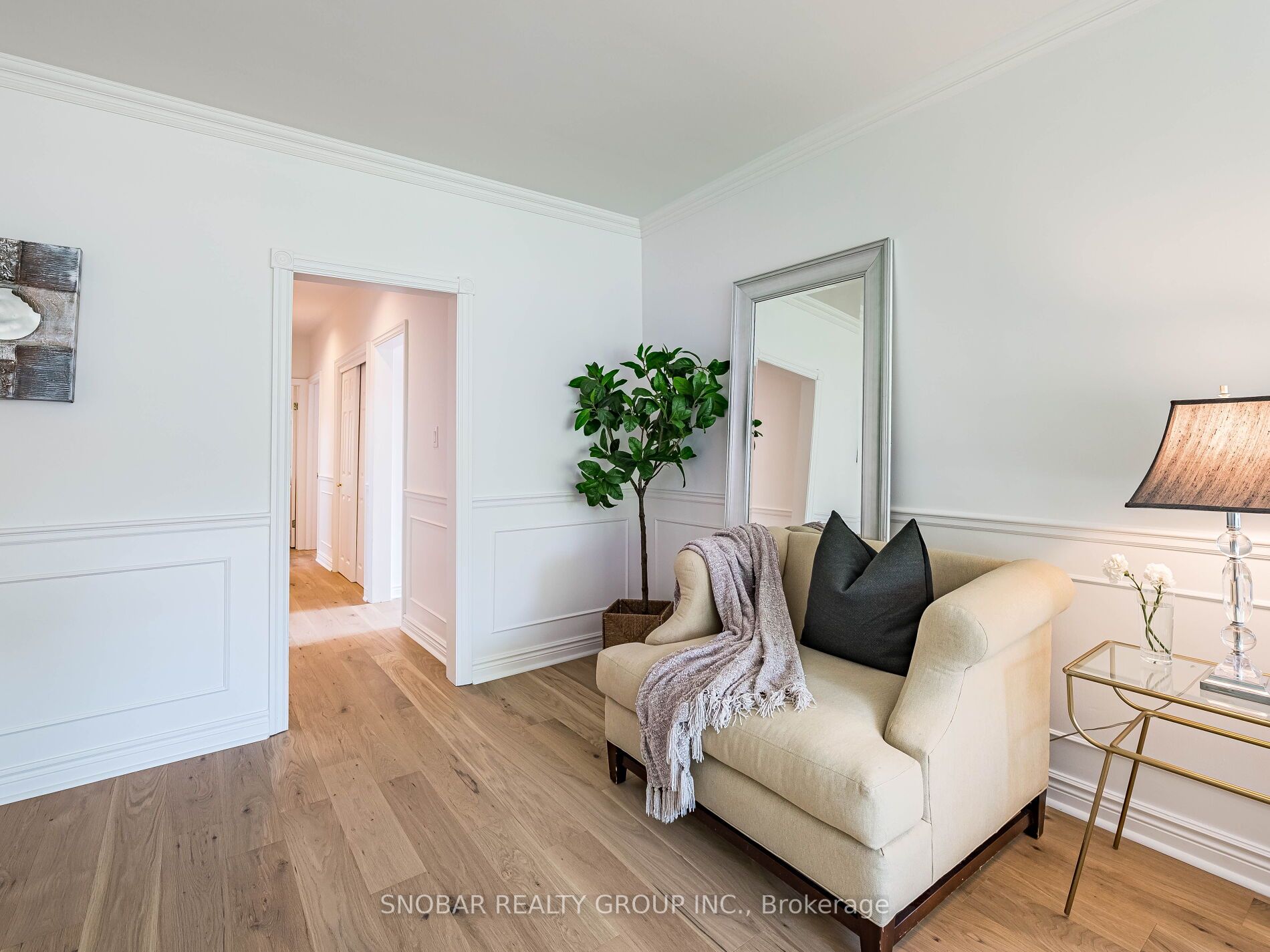 3208 Flynn Crescent