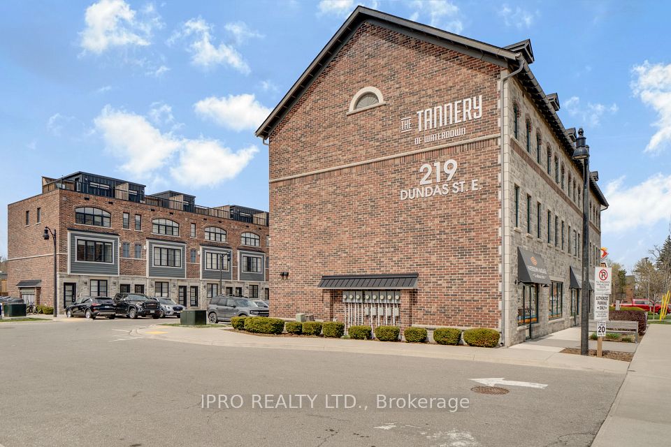 219 Dundas