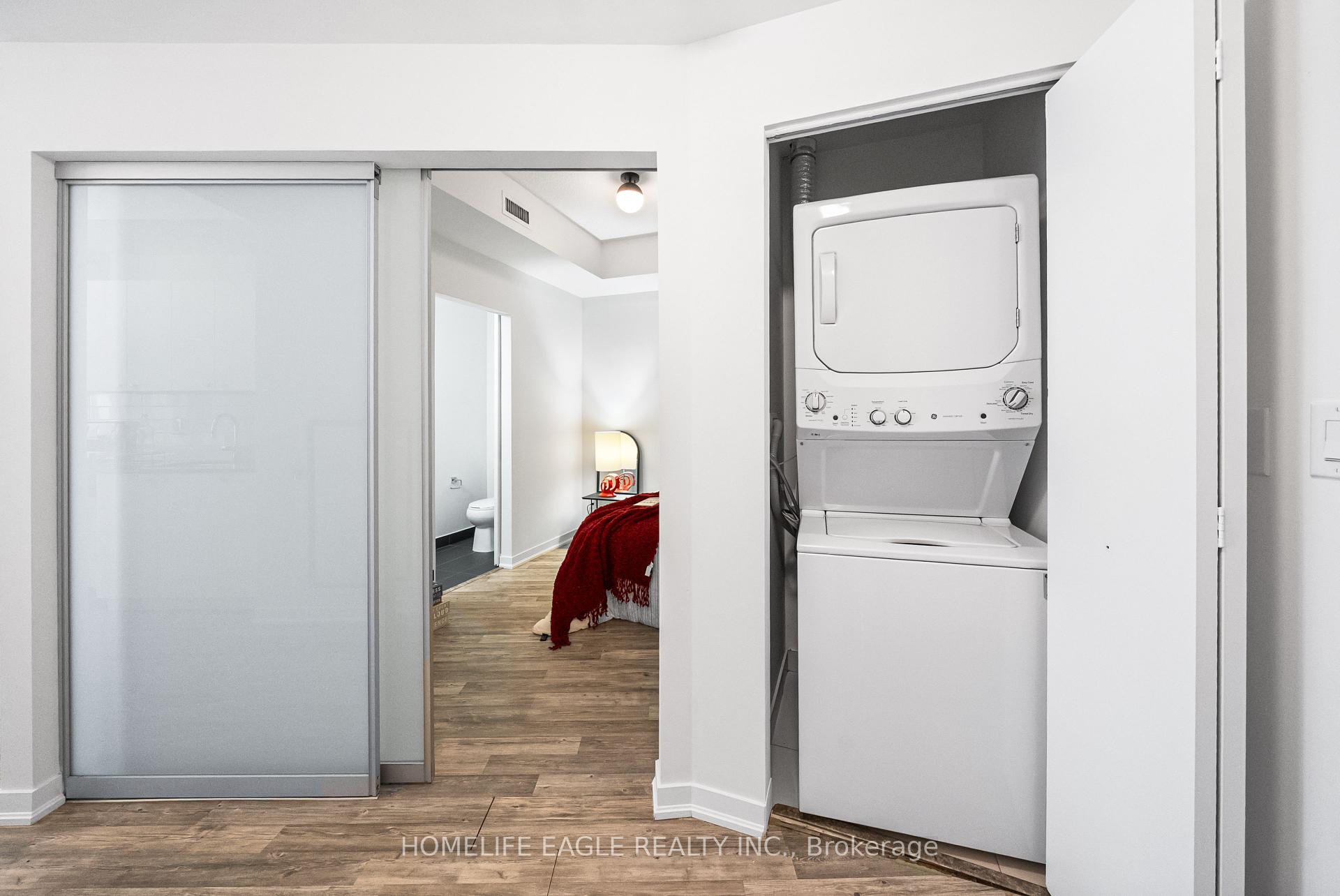 2 Bedrooms Condo at 51 East Liberty, Toronto For sale