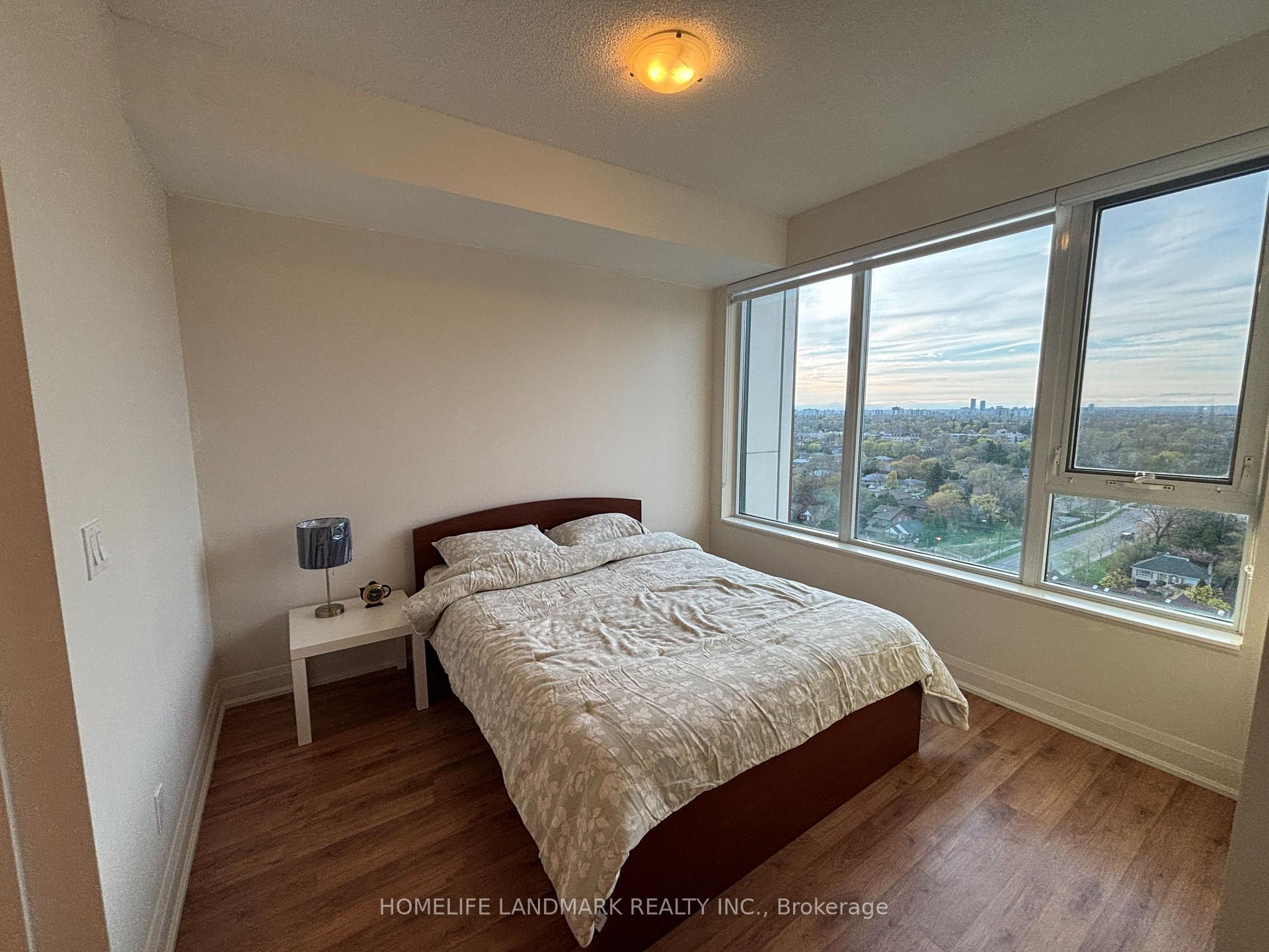 2 Bedrooms Condo at 68 Canterbury,  Toronto For sale
