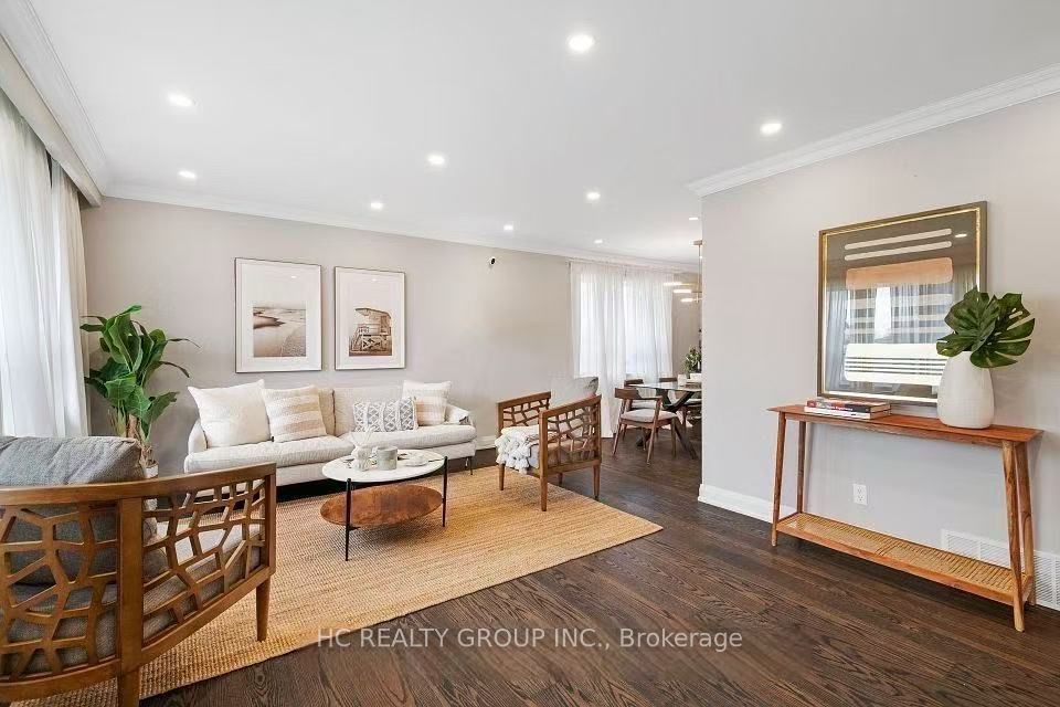 7 Ivanhoe Court, Toronto, ON M1R 3G8