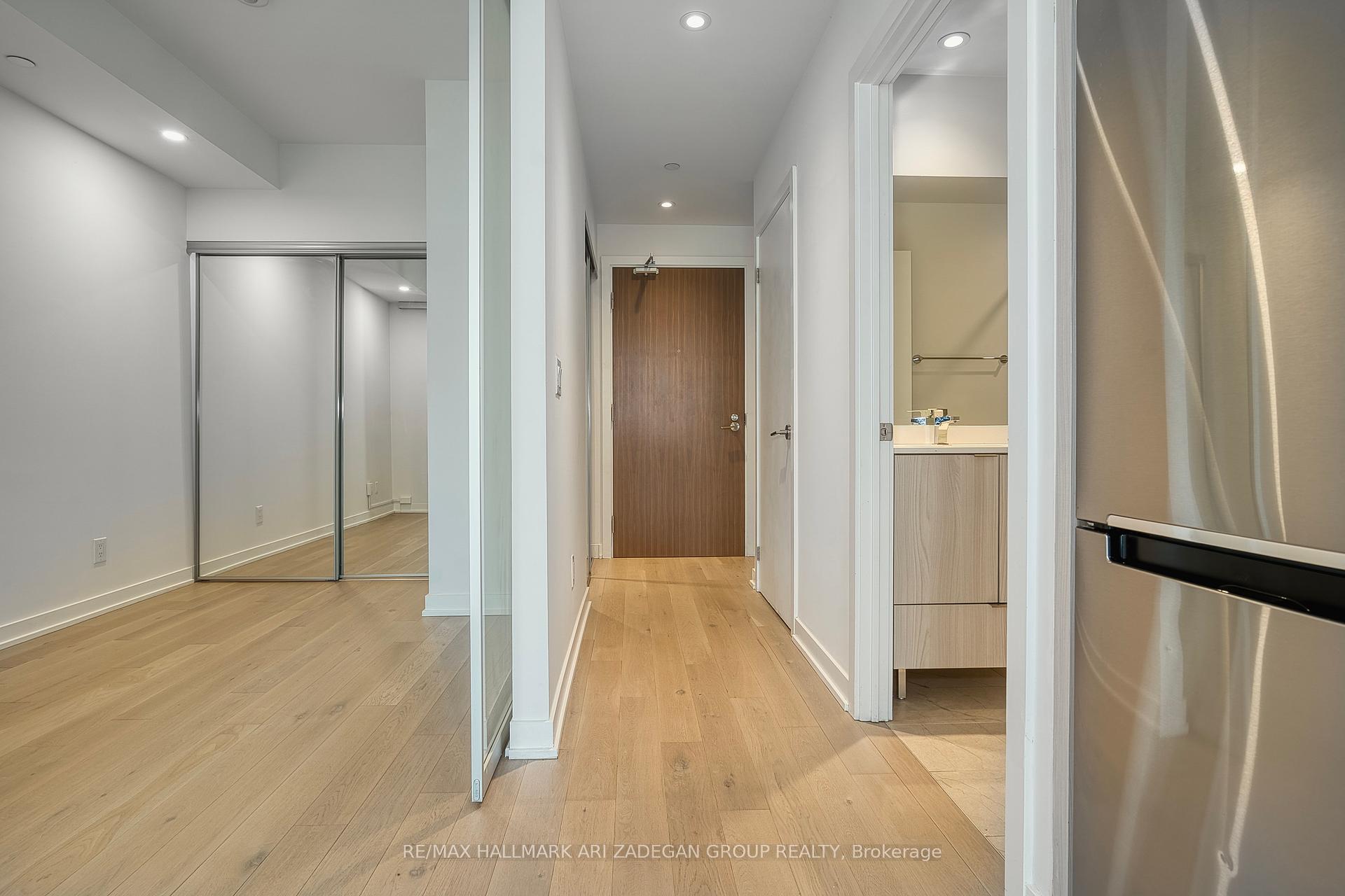 3 Bedrooms Condo at 1926 Lake Shore, Toronto For sale