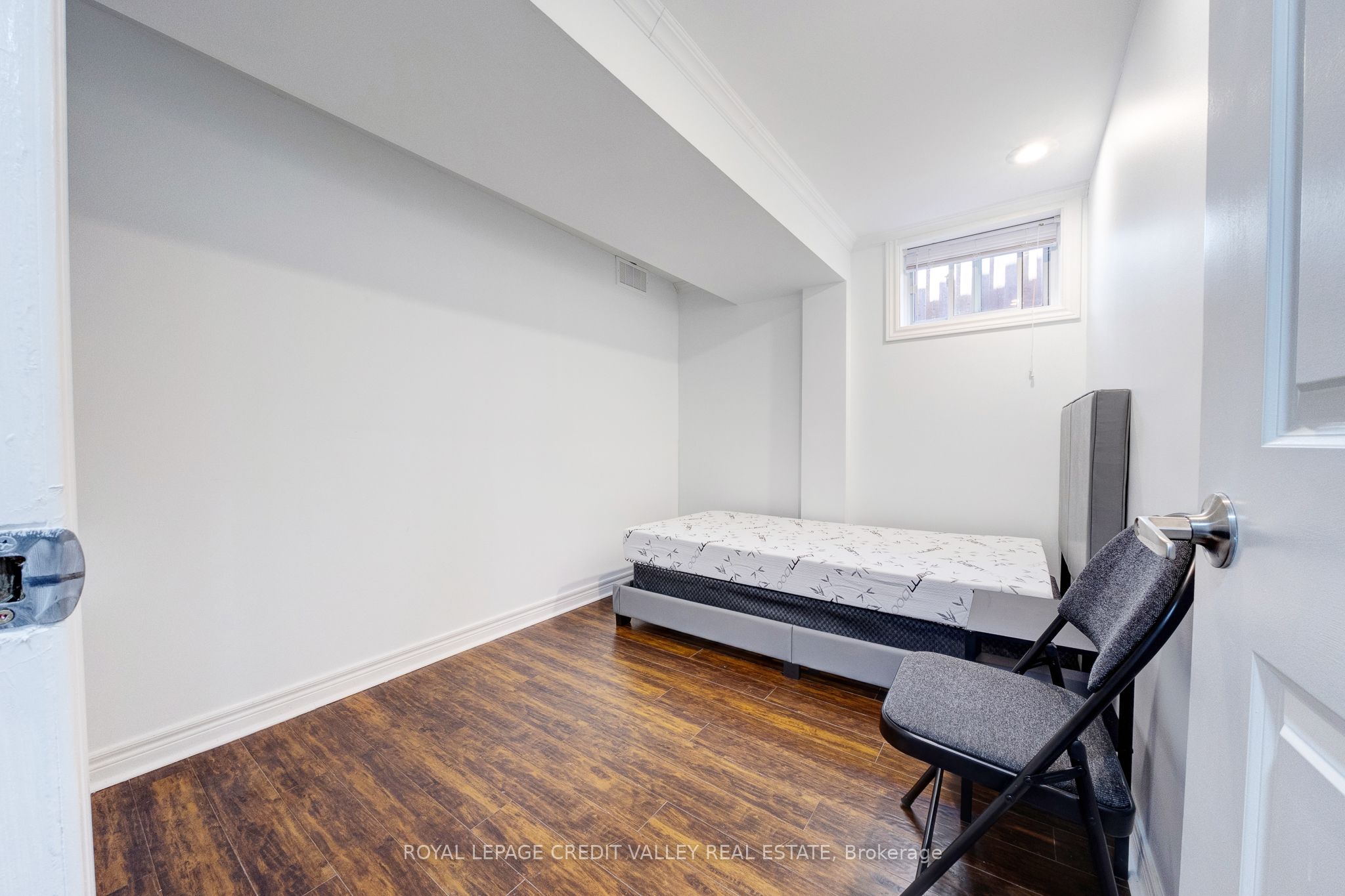 3212 Valmarie Avenue, #Basement