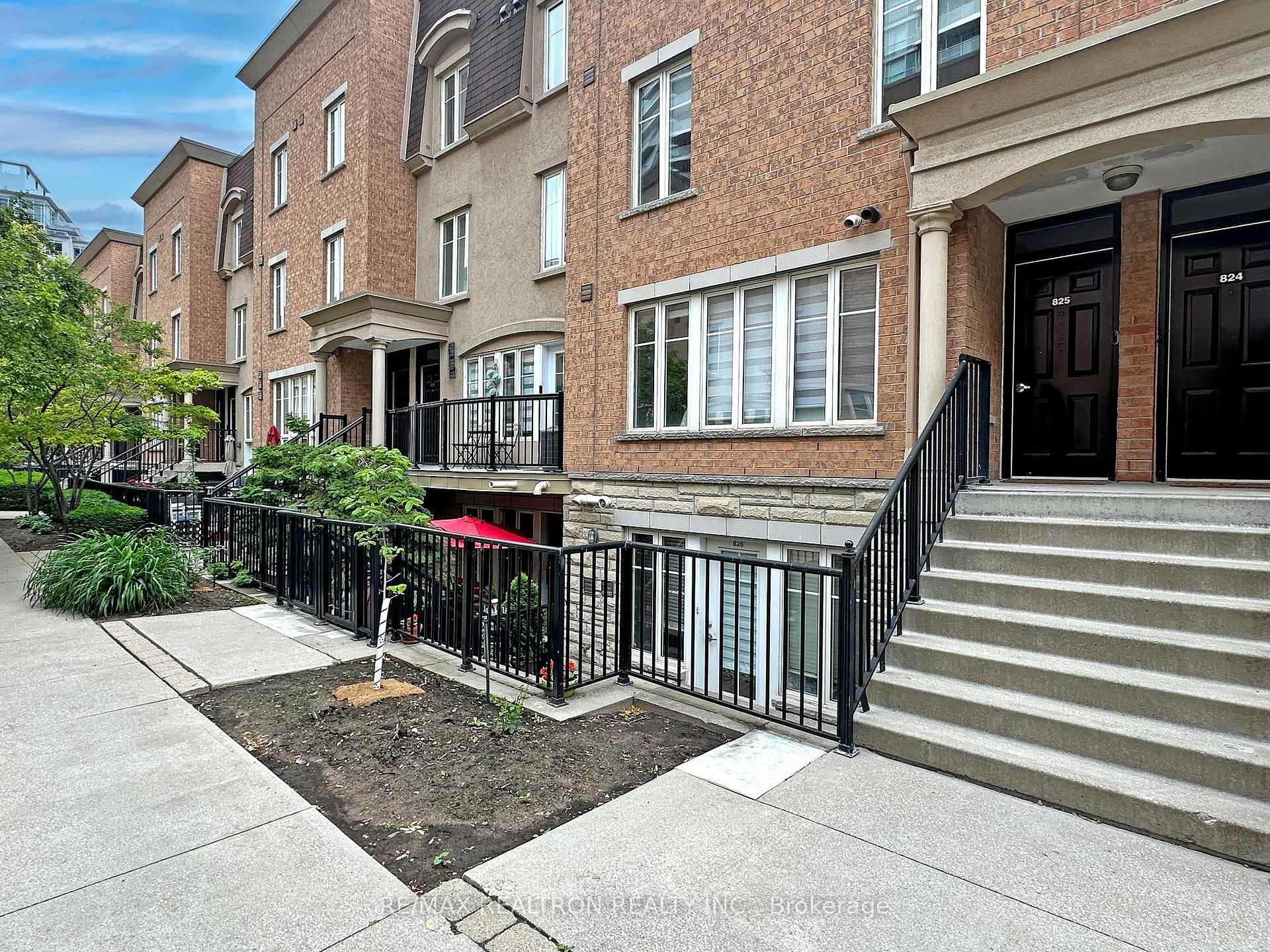 1 Bedroom Condo at 46 Western Battery, Toronto For sale