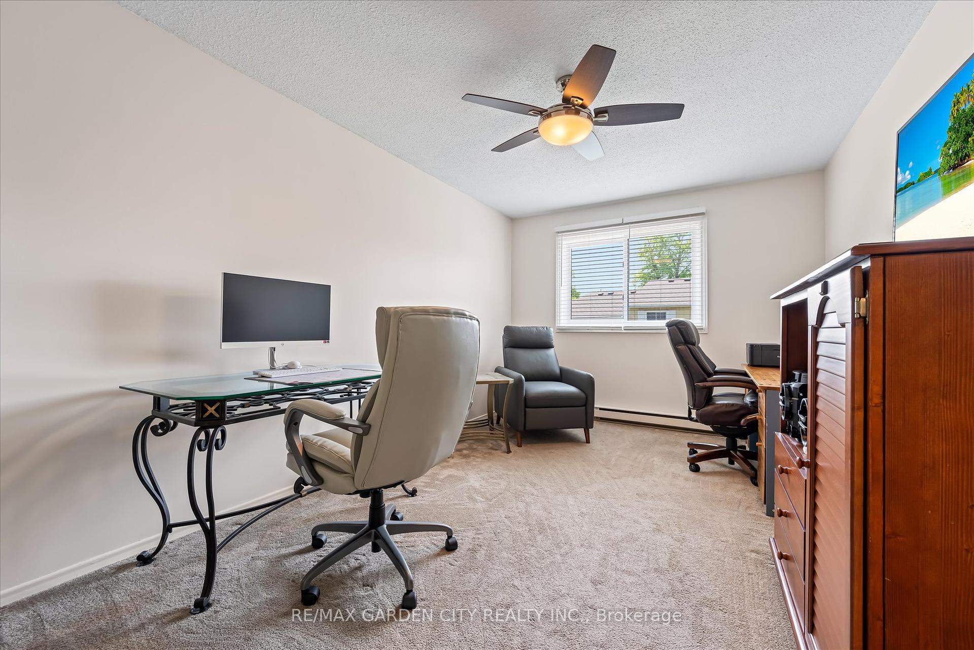3 Bedrooms Condo at 5005 Pinedale, Burlington For sale