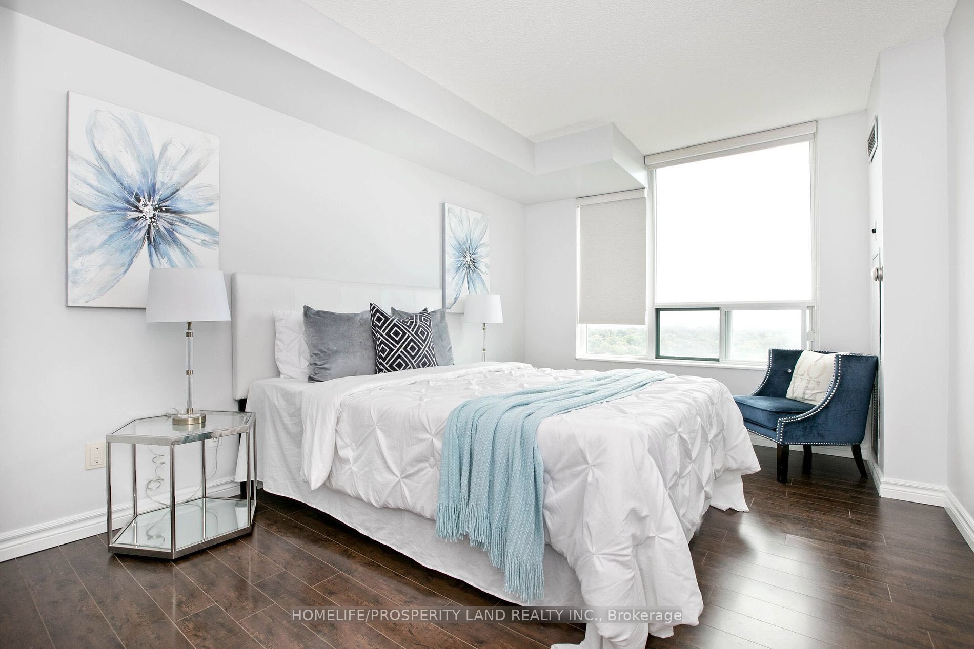 238 Doris Avenue, #2006