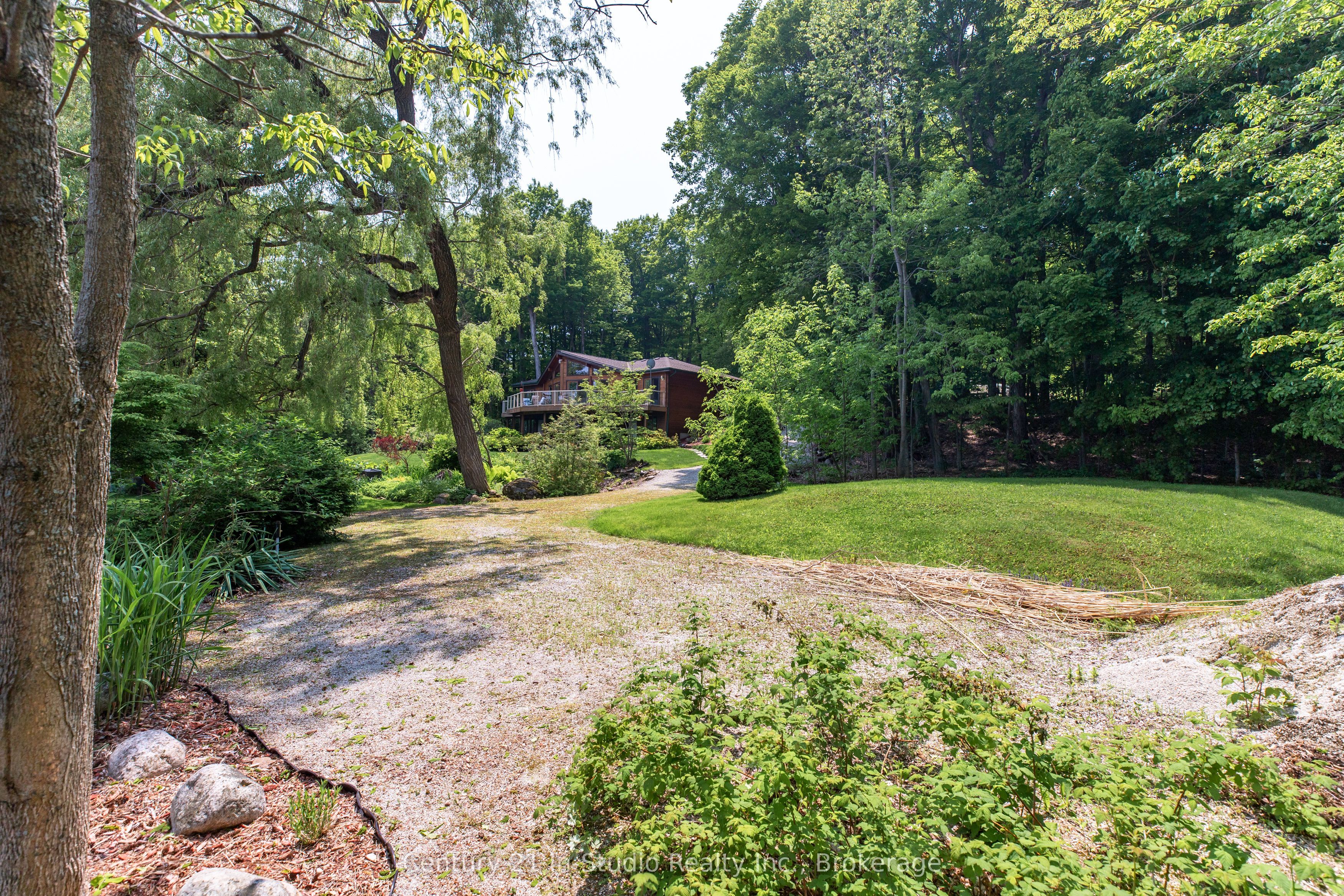 504877 GREY 1 Road