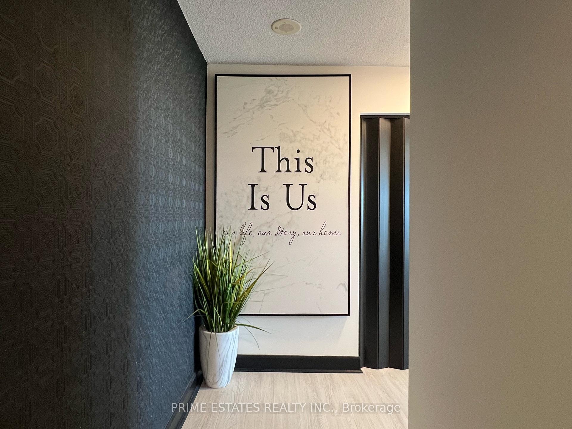 2 Bedrooms Condo at 70 Town Centre,  Toronto For sale