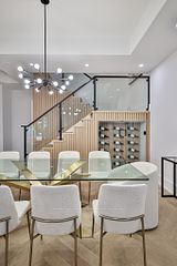 38 Avenue Road 111