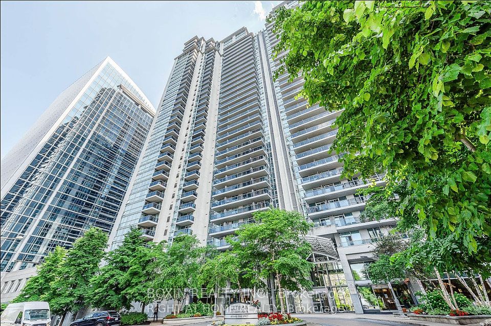 4978 Yonge