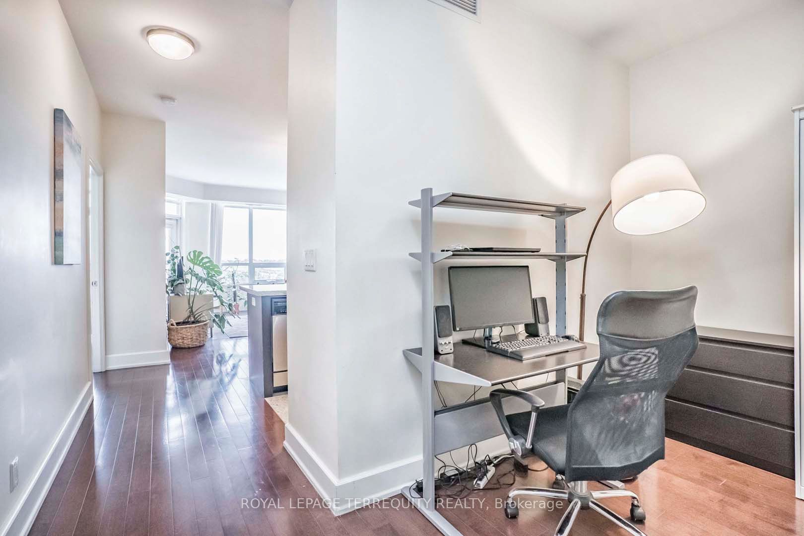 676 Sheppard Avenue E, #607
