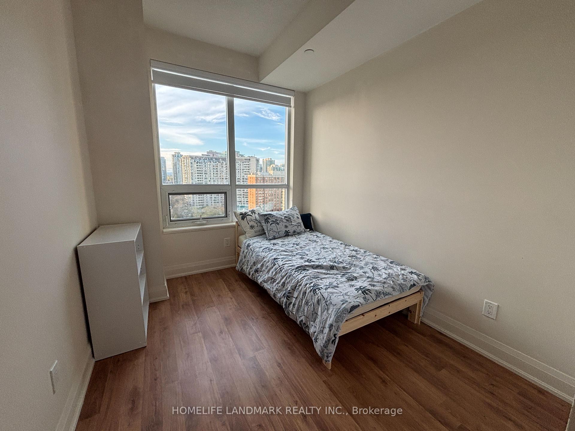 2 Bedrooms Condo at 68 Canterbury, Toronto For sale