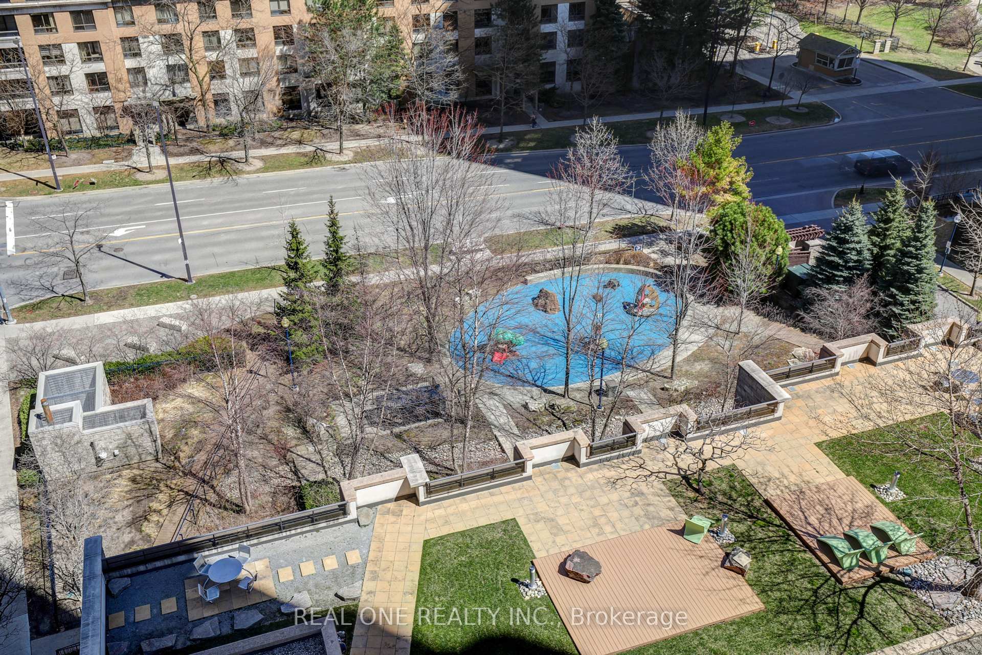 2 Bedrooms Condo at 500 Doris, Toronto For sale