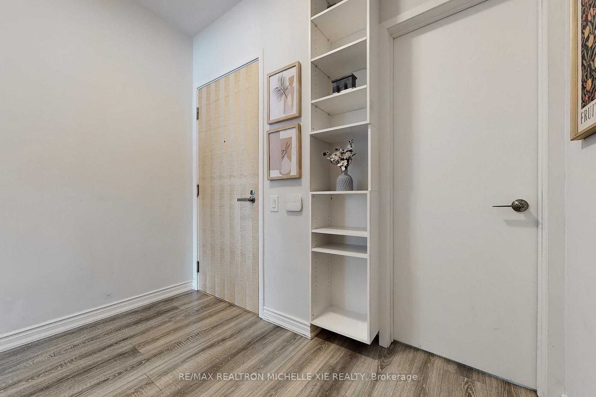 2 Bedrooms Condo at 45 Charles, Toronto For sale