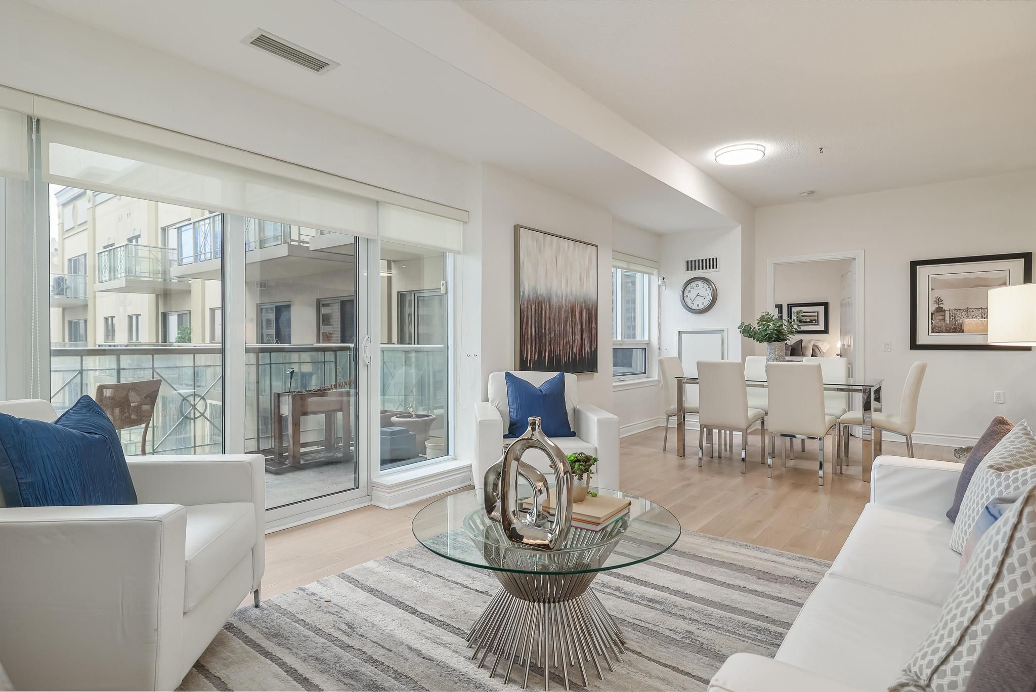 12 Rean Drive 811