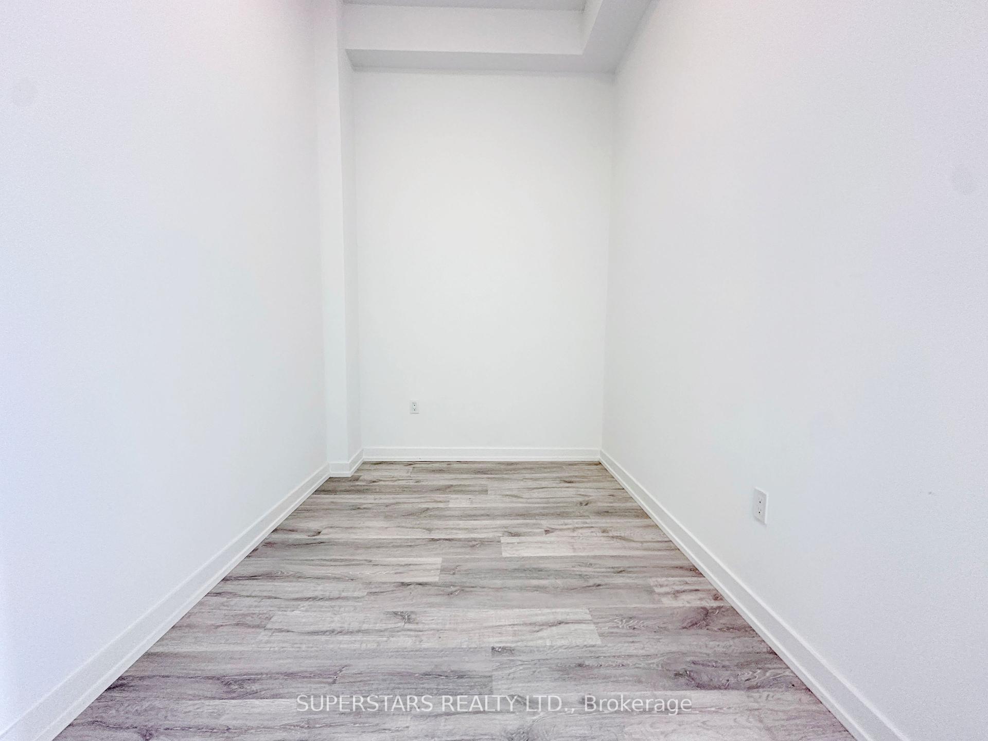 2 Bedrooms Condo at 7 golden lion, Toronto For sale