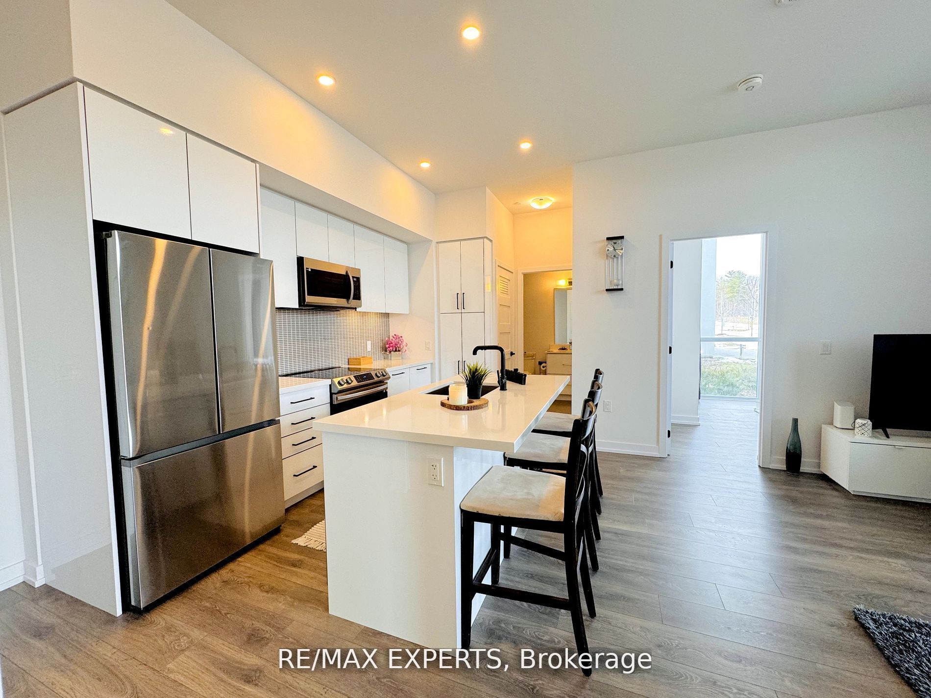 415 Sea Ray Avenue 105