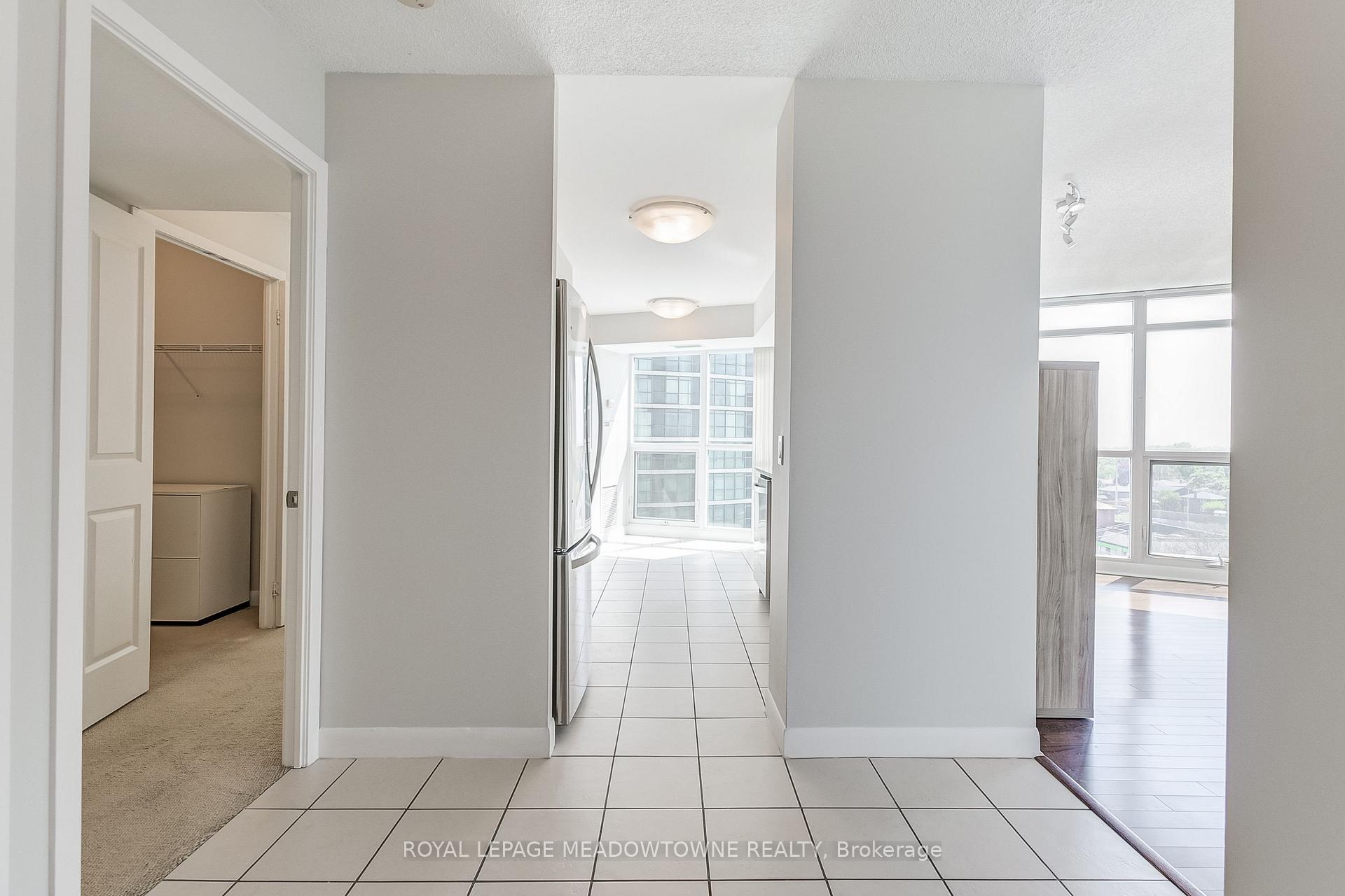 2 Bedrooms Condo at 225 Sherway Gardens, Toronto For sale