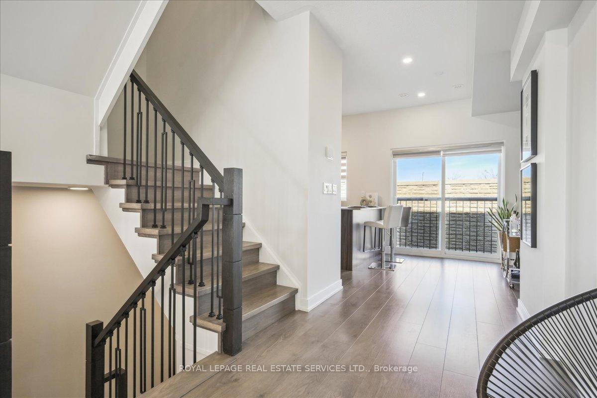 4 Bedrooms Condo at 1121 Cooke, Burlington For sale