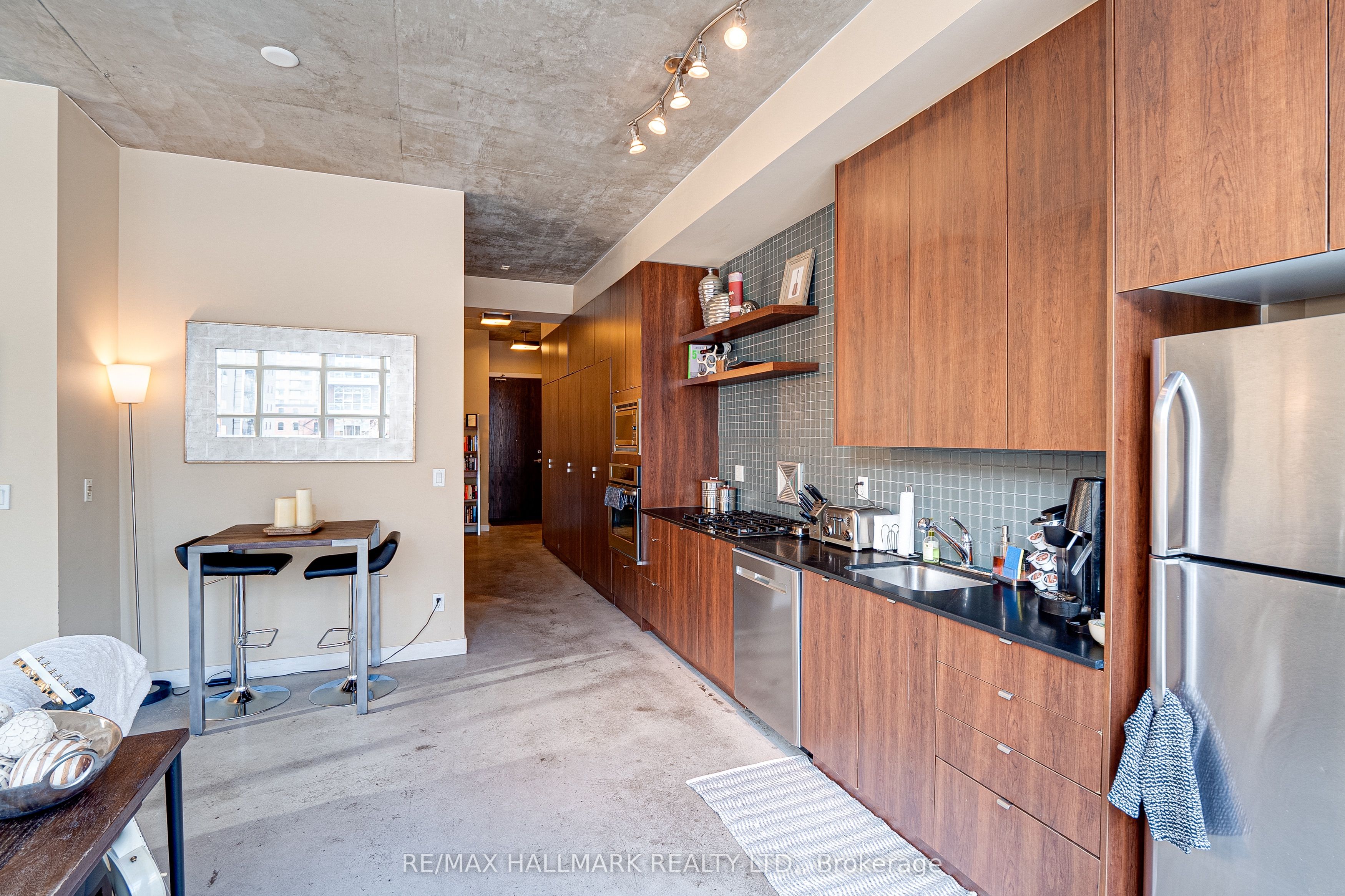 19 Brant Street, #302