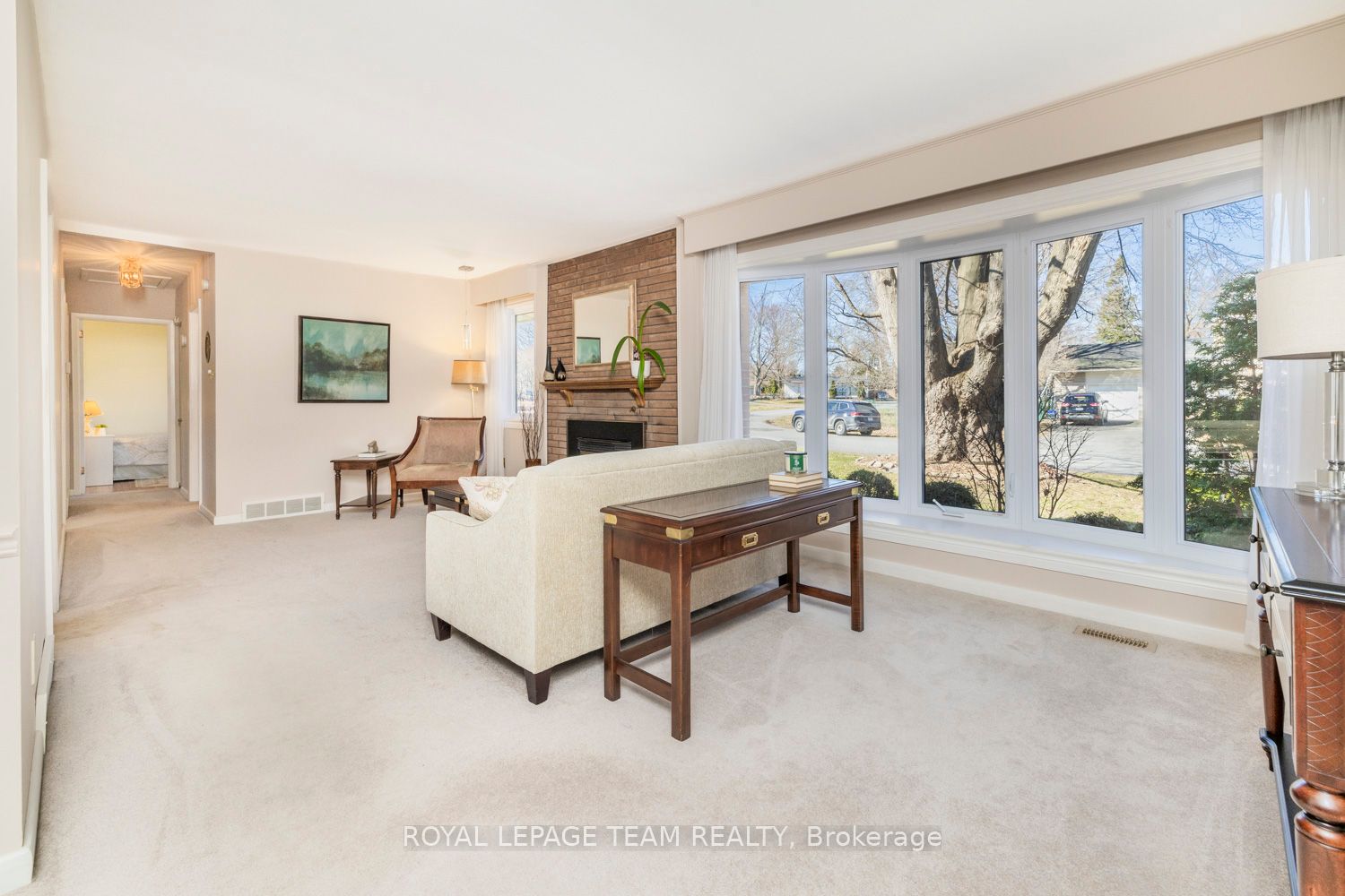 24 Ellery Crescent, BellsCornersandSouthtoFallowfield, ON K2H 6M6