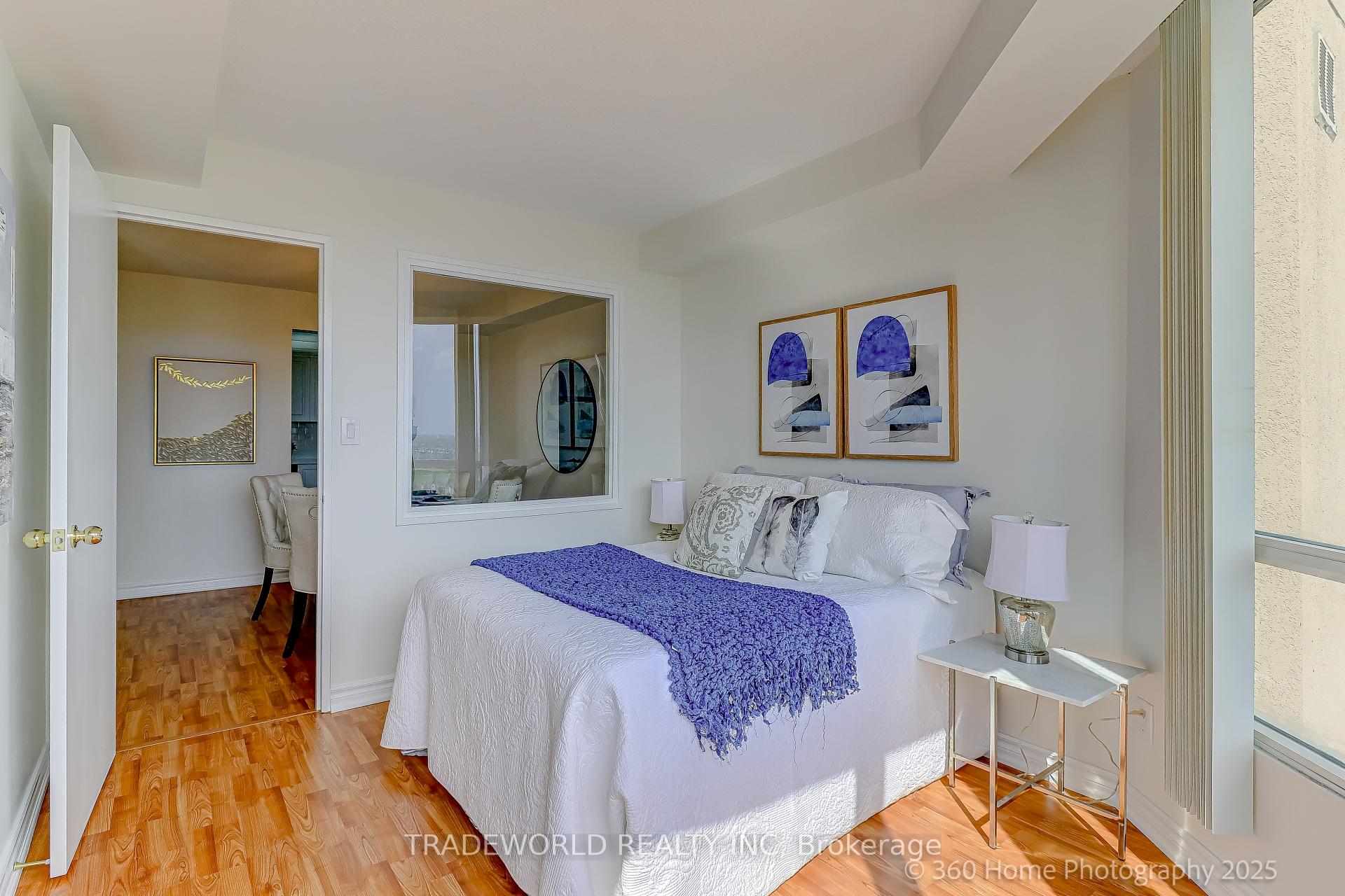 3 Bedrooms Condo at 155 Hillcrest, Mississauga For sale
