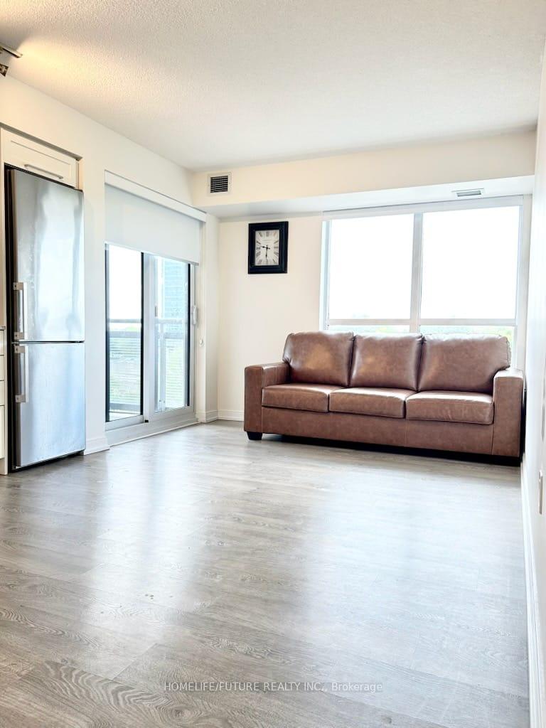 2 Bedrooms Condo at 275 Village Green, Toronto For sale