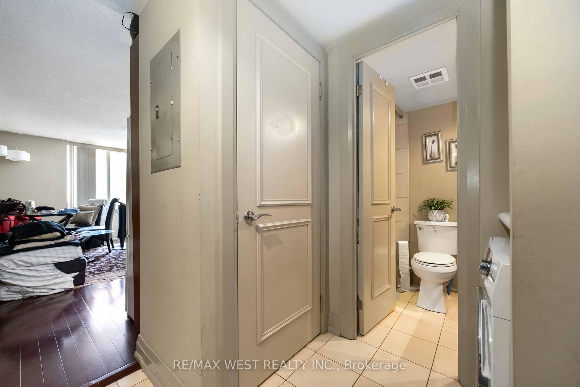 1 Bedroom Condo at 2737 Keele, Toronto For sale