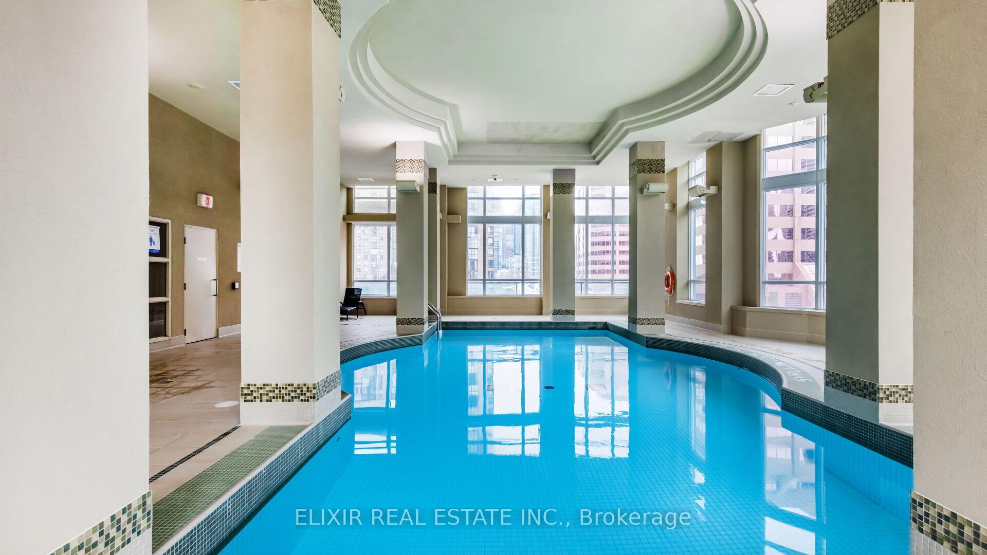 2 Bedrooms Condo at 208 Enfield, Mississauga For sale