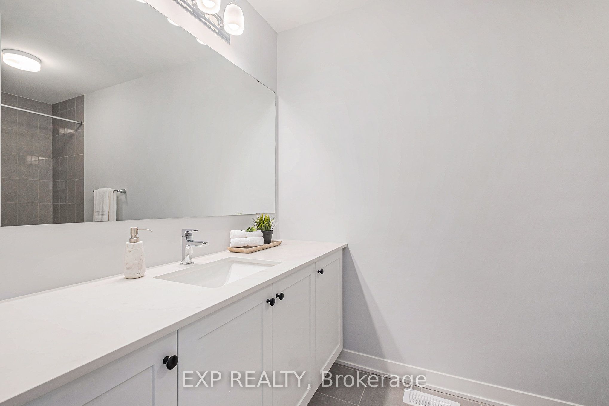 205 Parsnip Mews, Stittsville - Munster - Richmond 8209 - Goulbourn Twp From Franktown Rd/South To Rideau