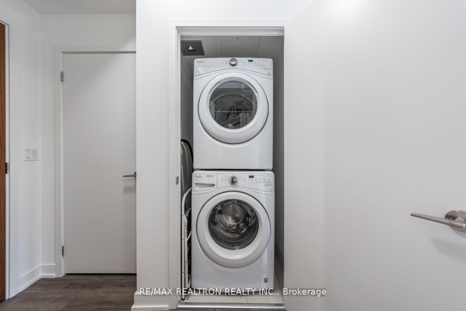 3 Bedrooms Condo at 25 Baseball, Toronto For sale