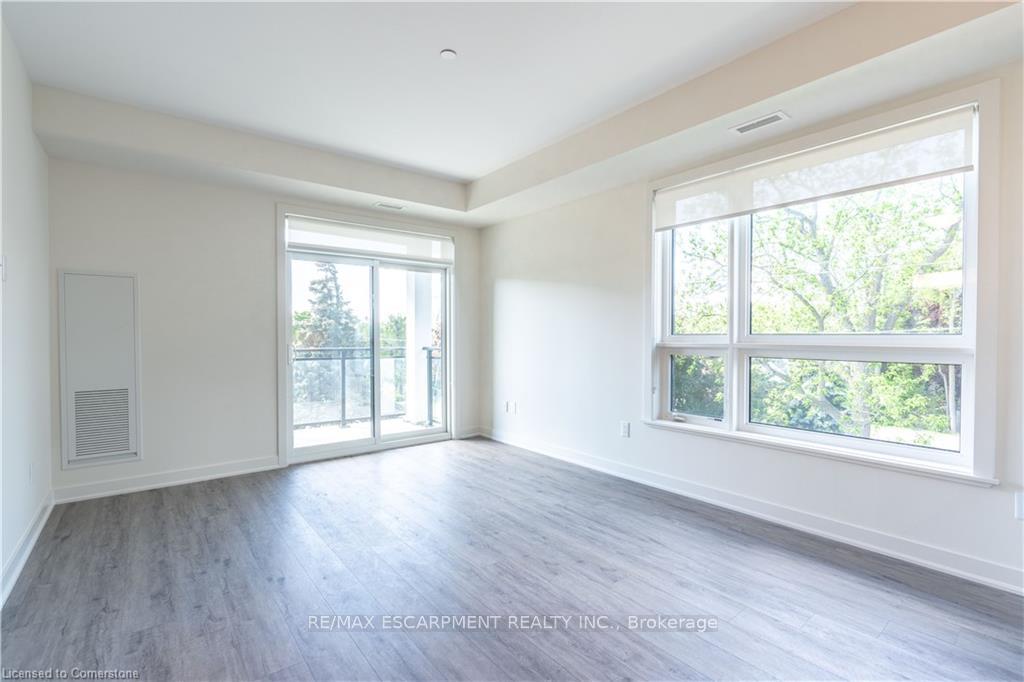 1 Bedroom Condo at 320 Plains, Burlington For sale