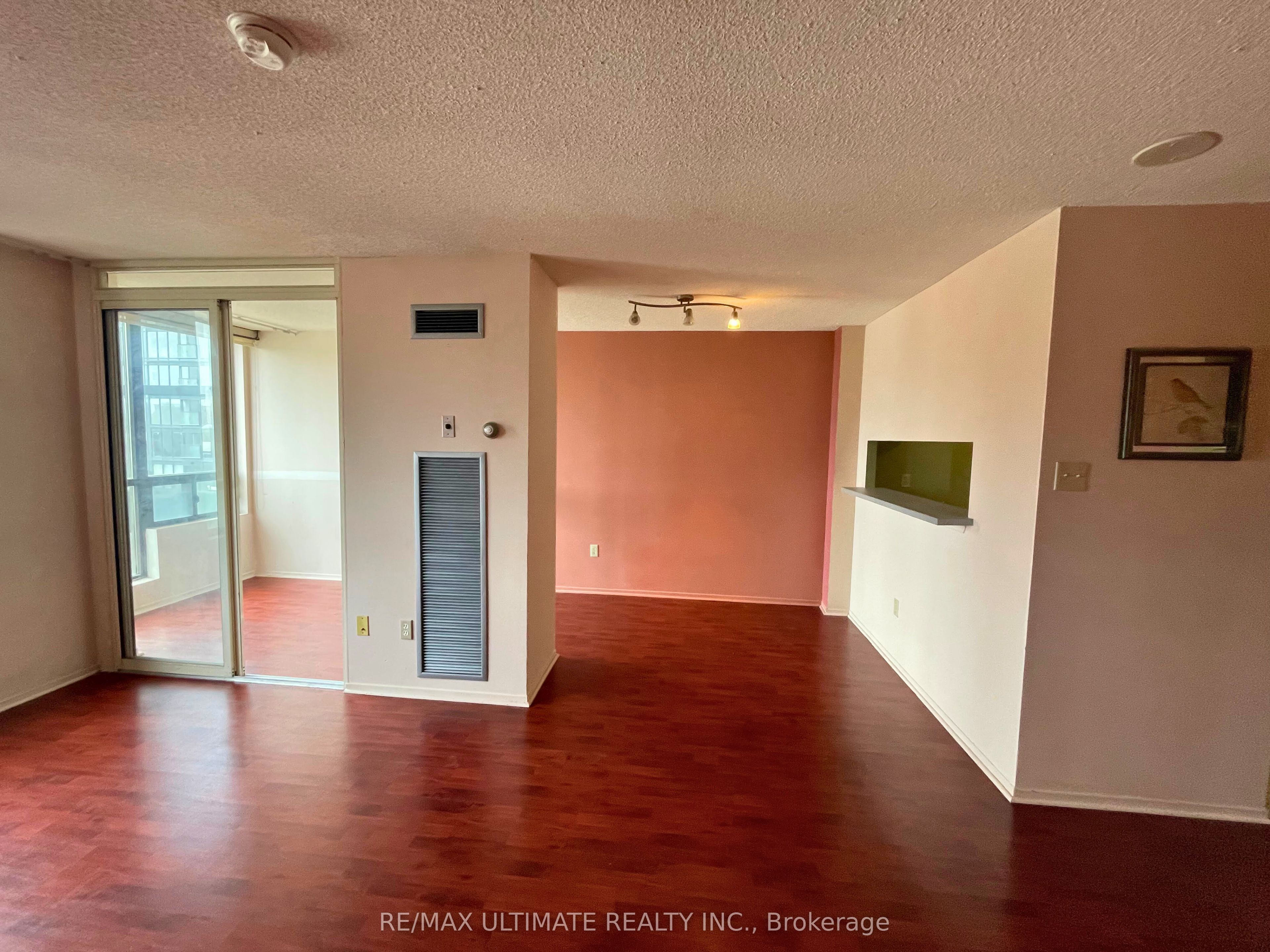 117 Gerrard Street E, #804
