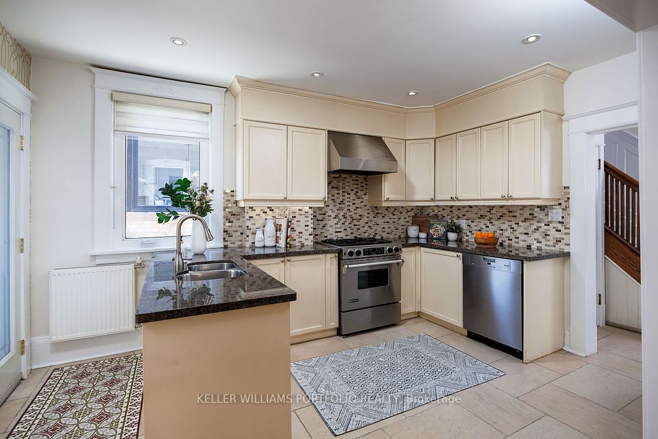 Kitchen 1