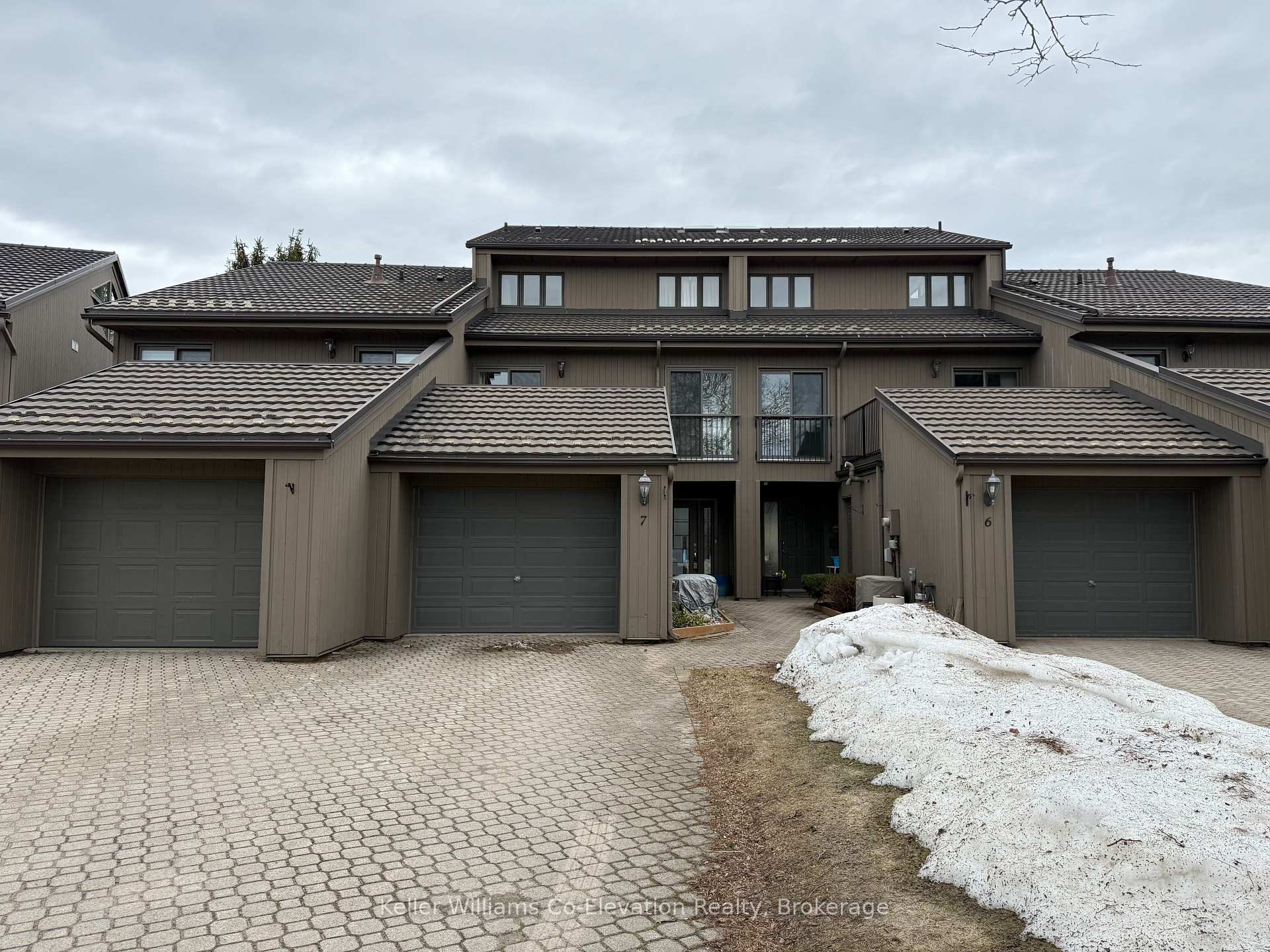 #7 - 8 Beck Boulevard, Penetanguishene, ON L9M 1C3 #7