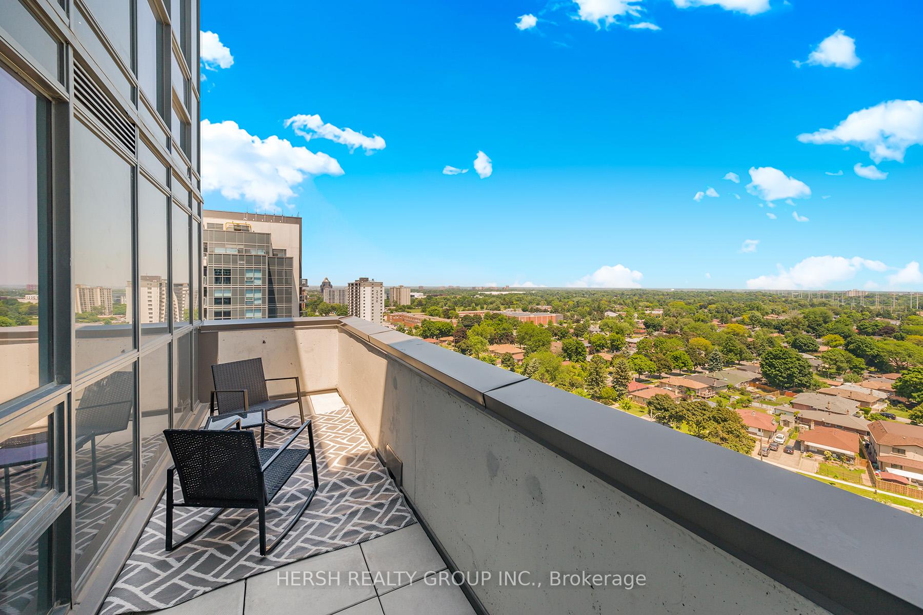 3 Bedrooms Condo at 10 Meadowglen,  Toronto For sale