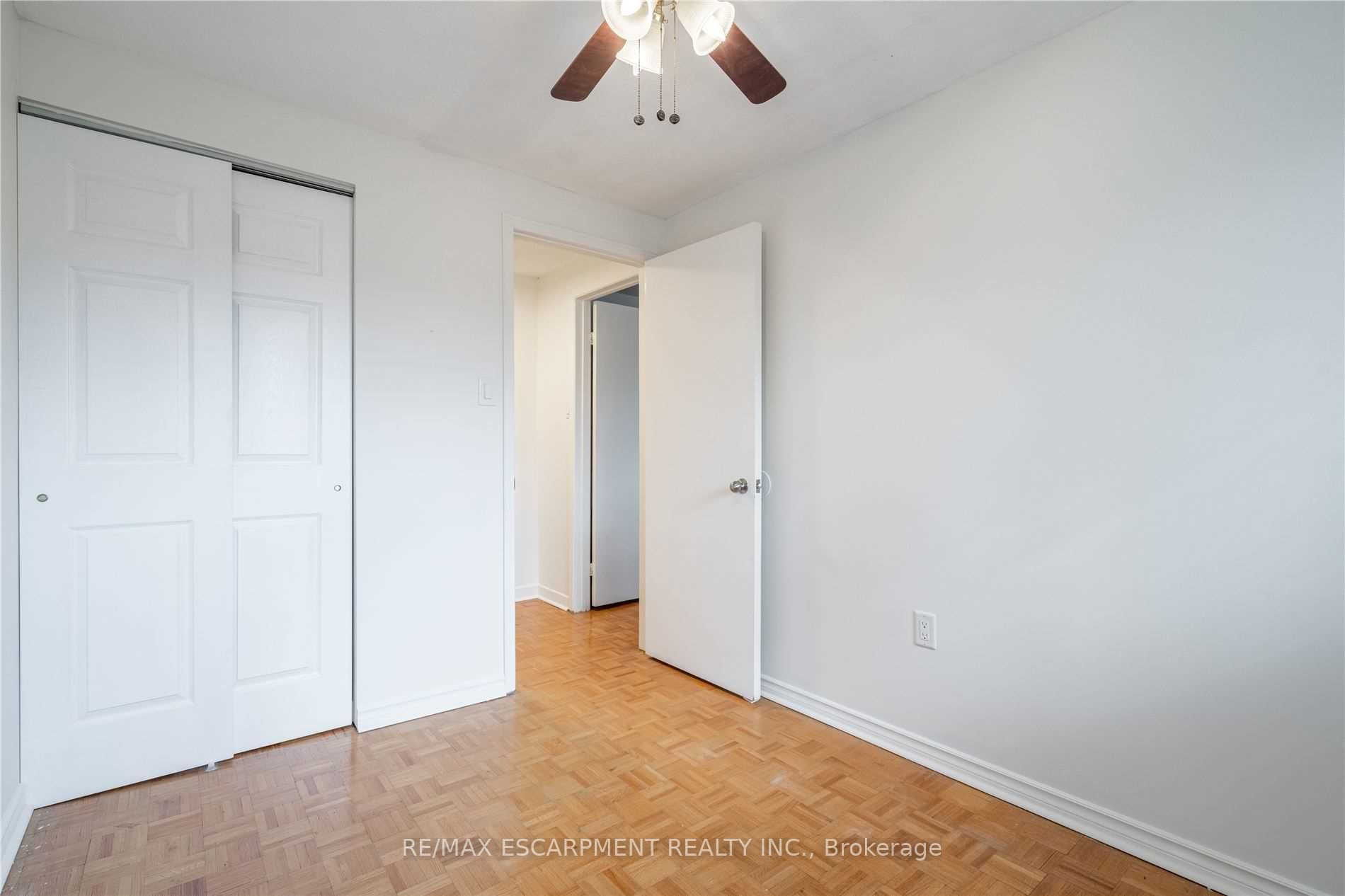 3 Bedrooms Condo at 500 Stone Church,  Hamilton For sale