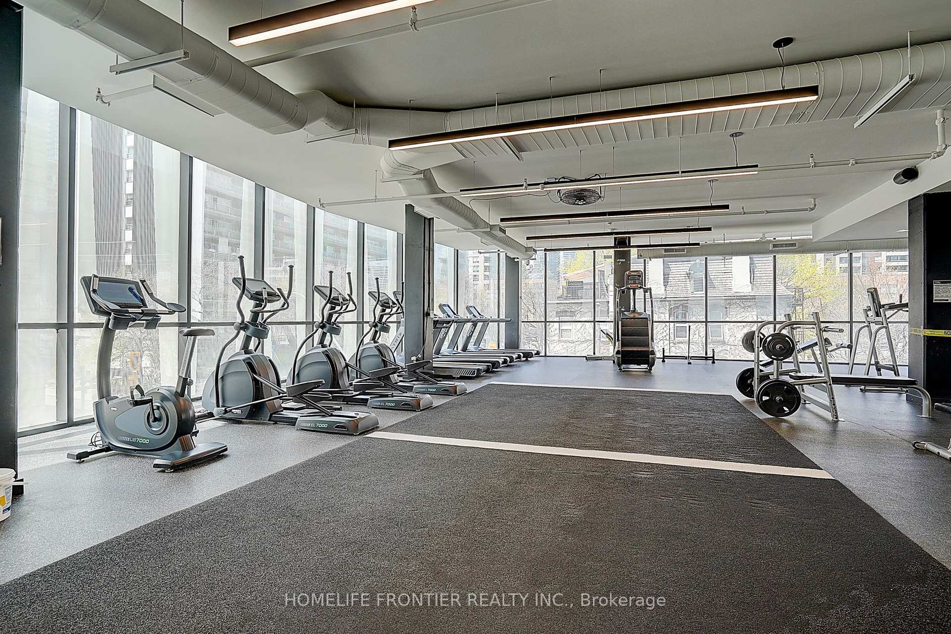 2 Bedrooms Condo at 85 Wood,  Toronto For sale