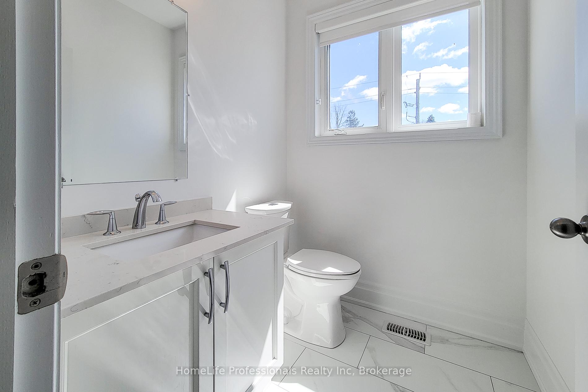 3 Bedrooms Condo at 111 Wilson, Hamilton For sale