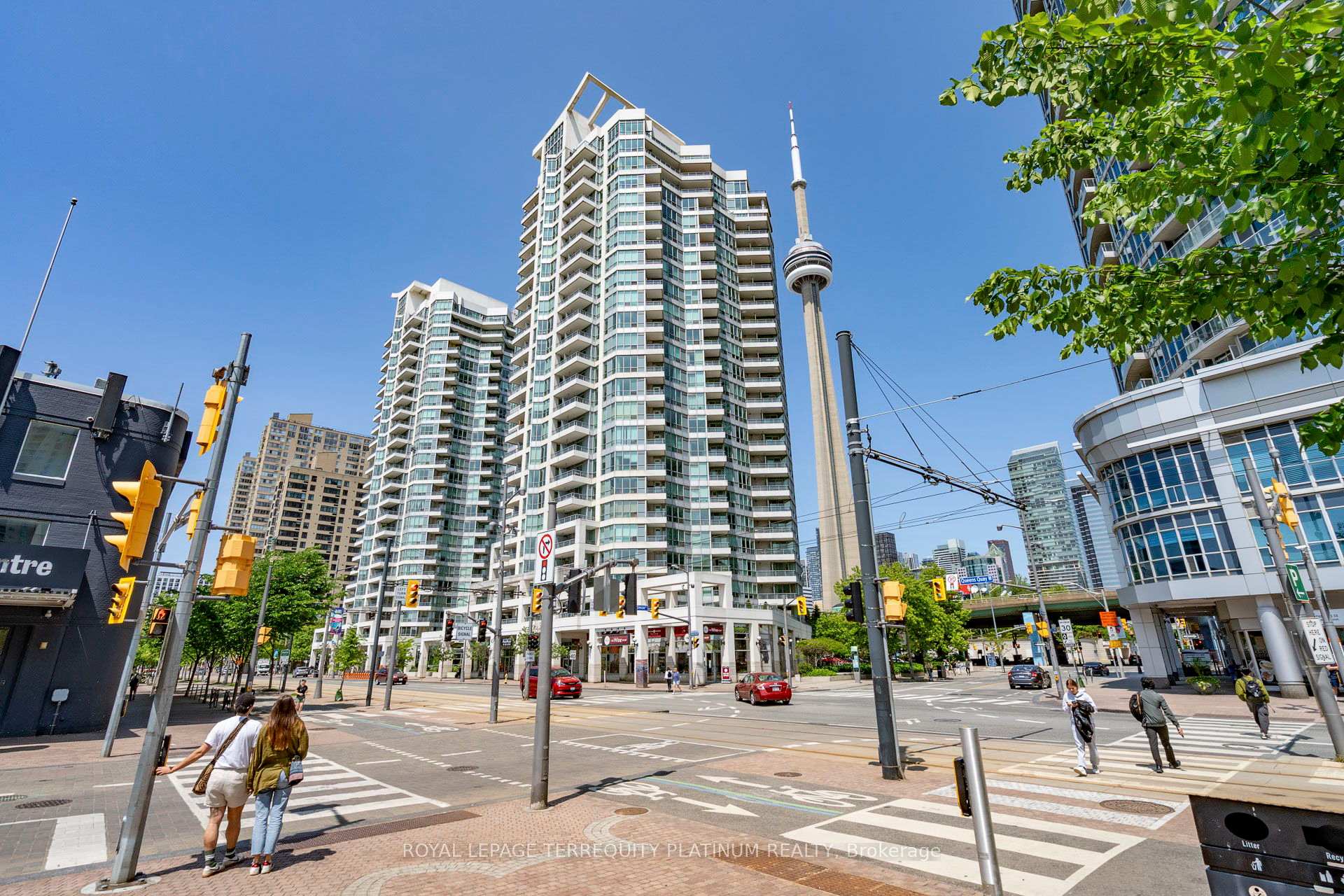 2 Bedrooms Condo at 228 Queens, Toronto For sale