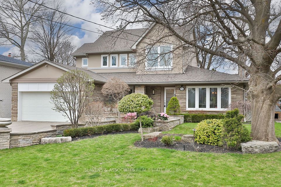 5 Heathview Avenue, Toronto, ON M2K 2B9